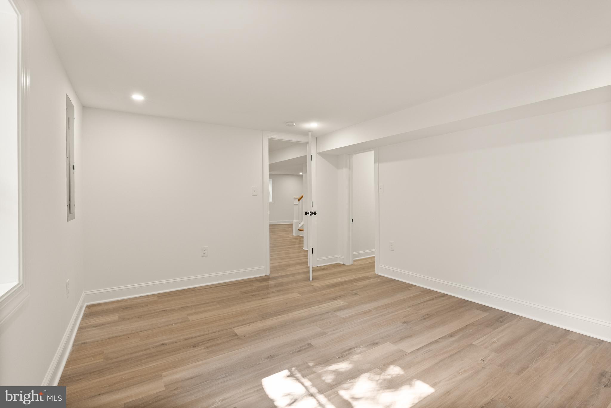 OVER LEE KNOLLS - Residential