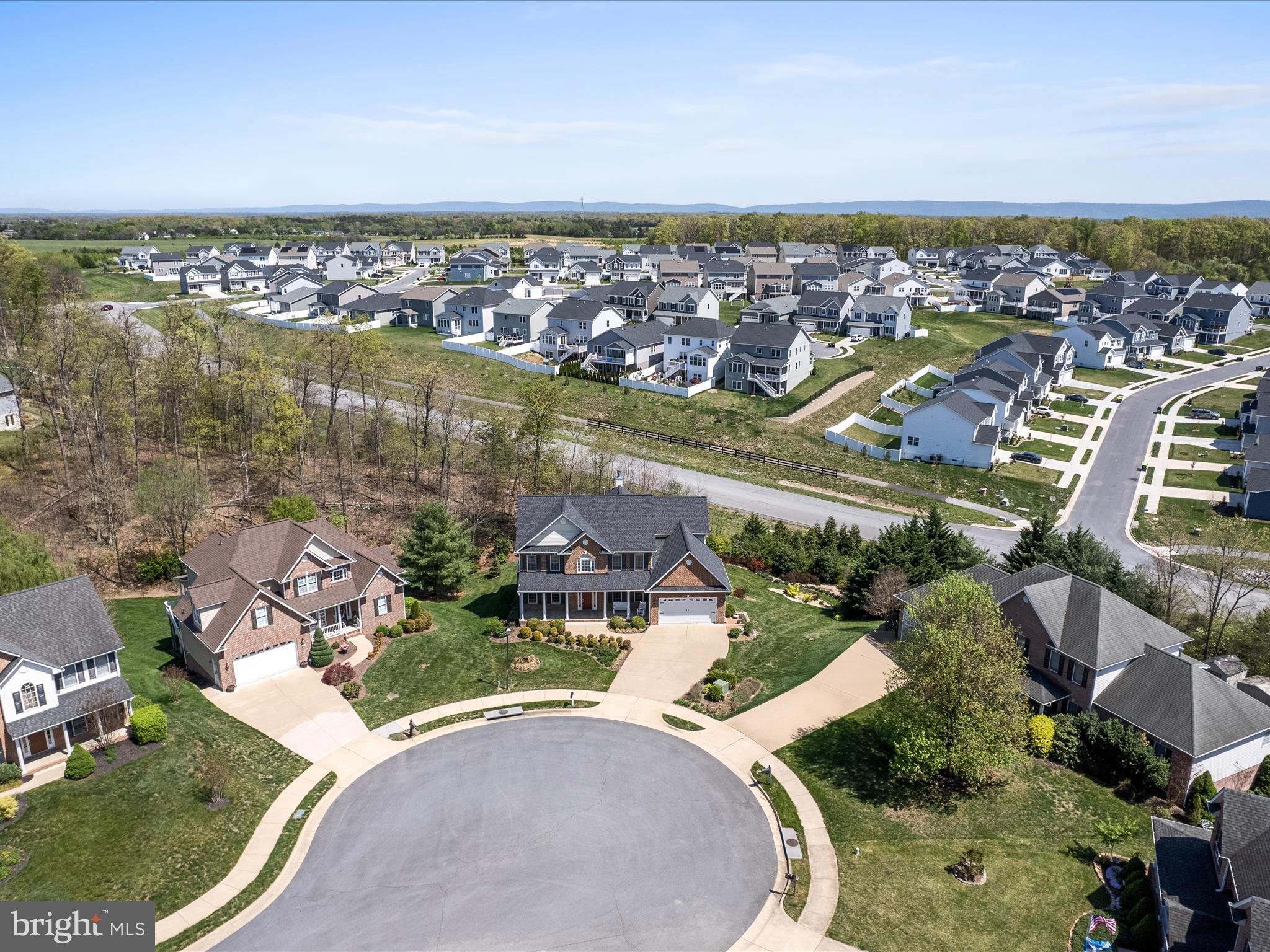 RAVEN POINTE - Residential