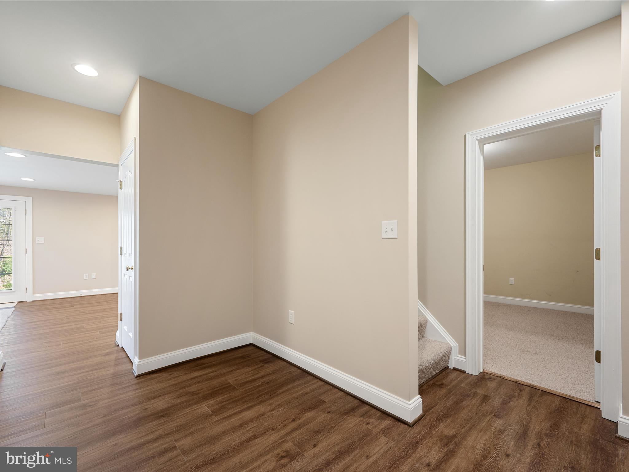 RAVEN POINTE - Residential