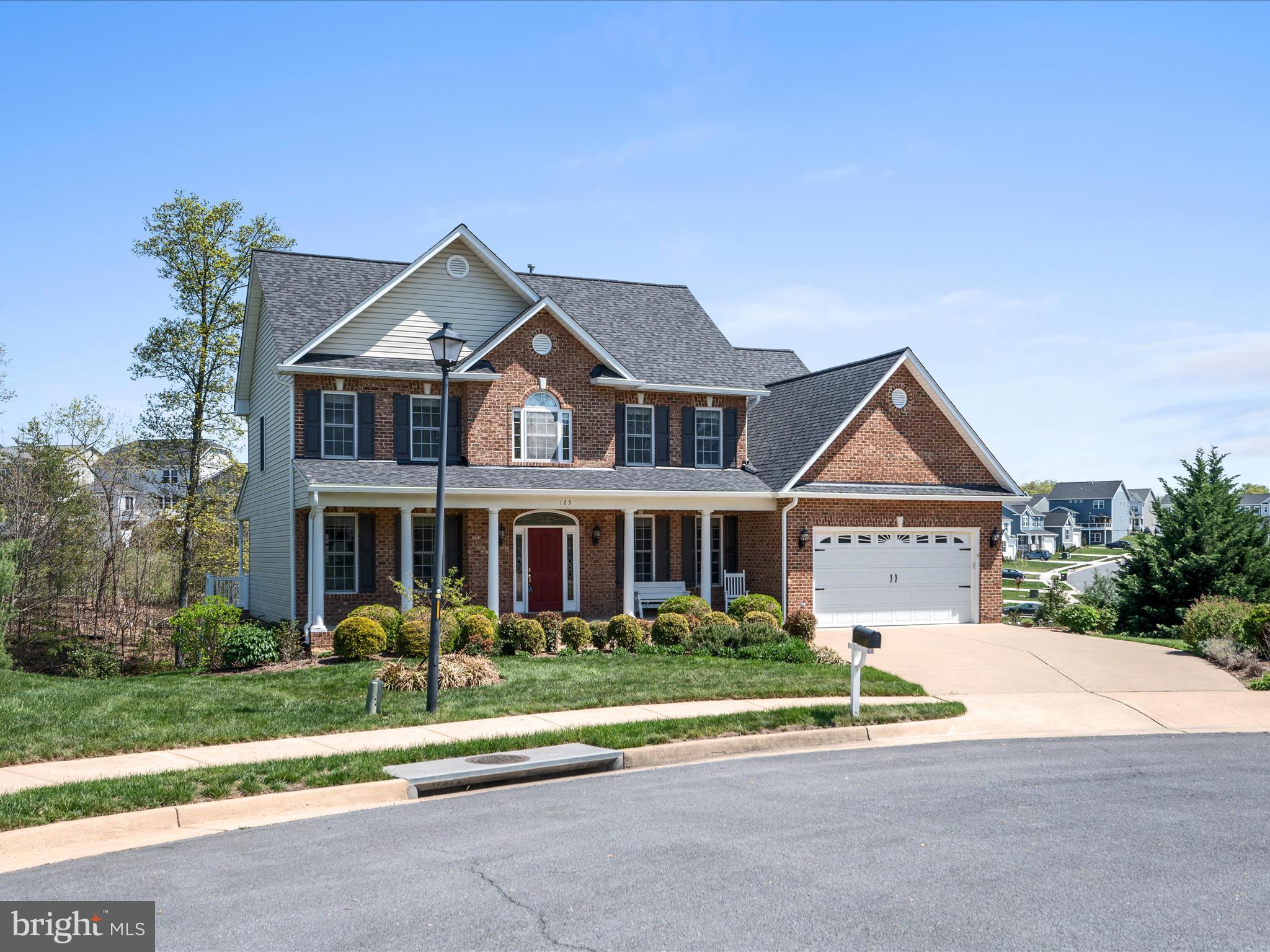 RAVEN POINTE - Residential