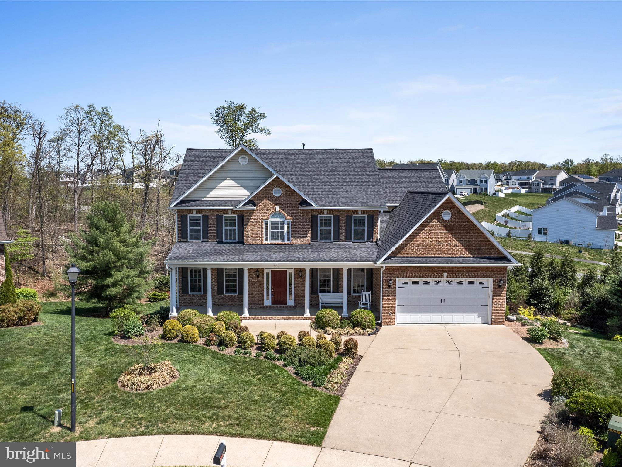 RAVEN POINTE - Residential