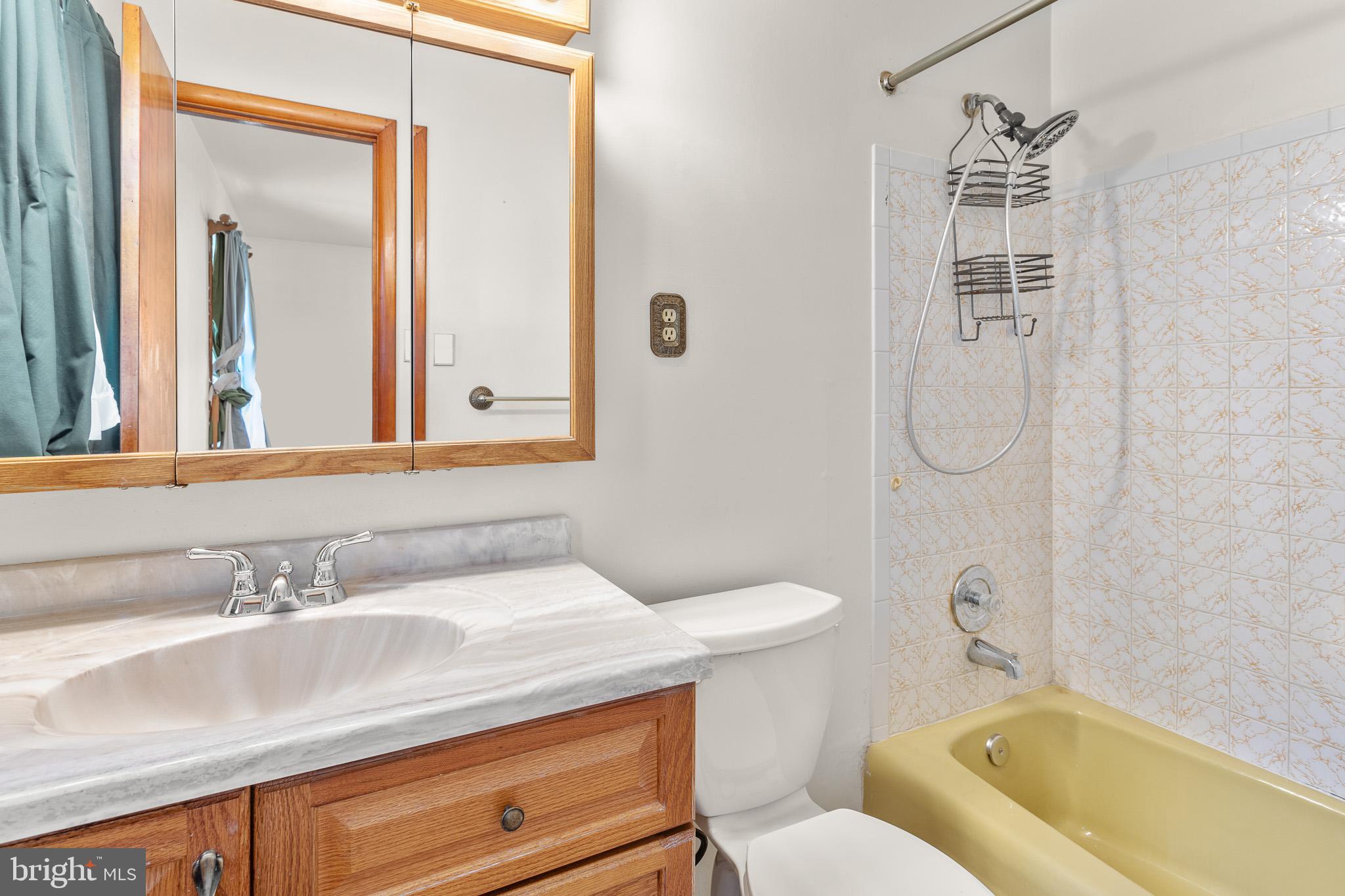 REGAL ESTATES - Residential