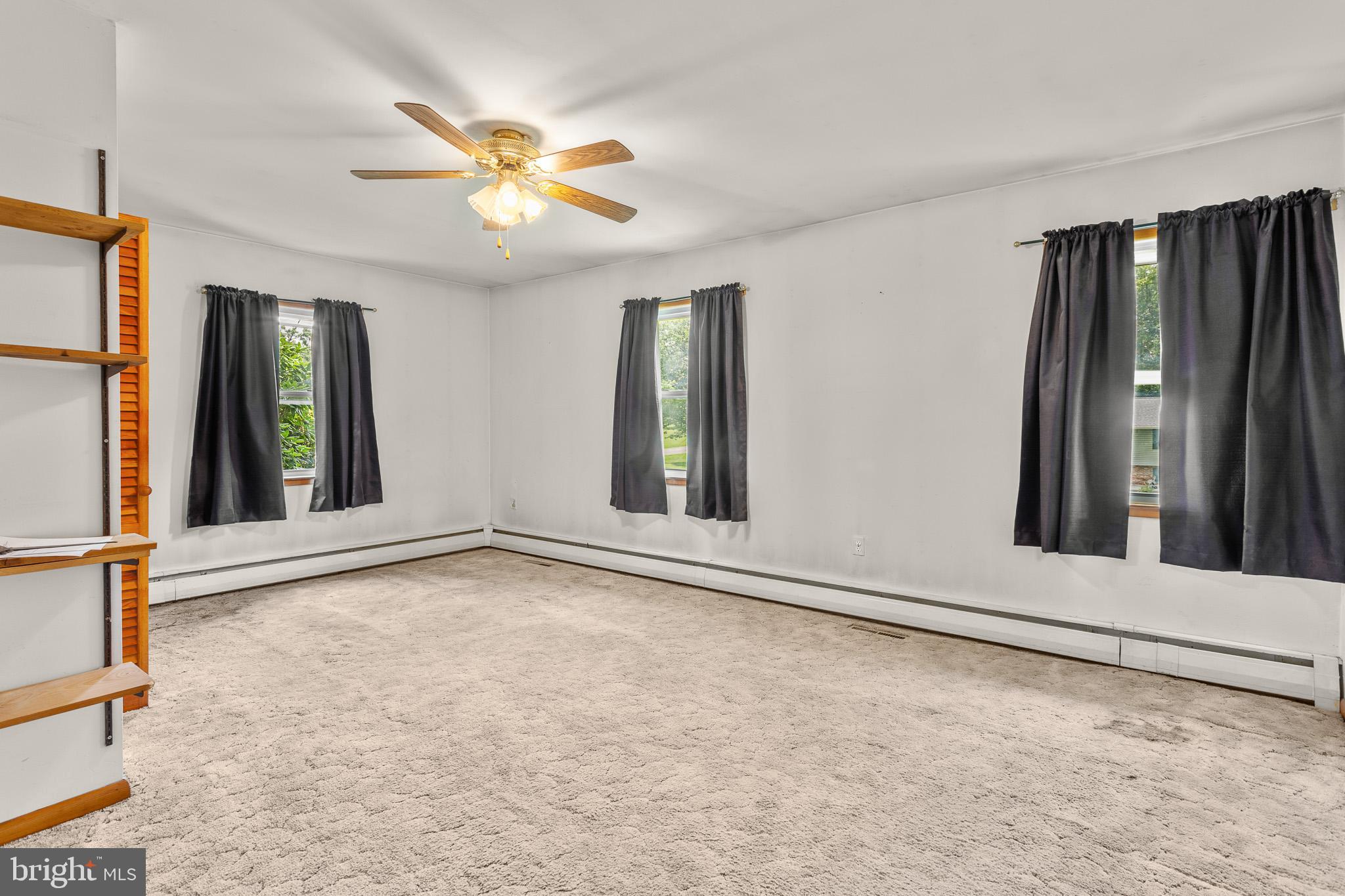 REGAL ESTATES - Residential