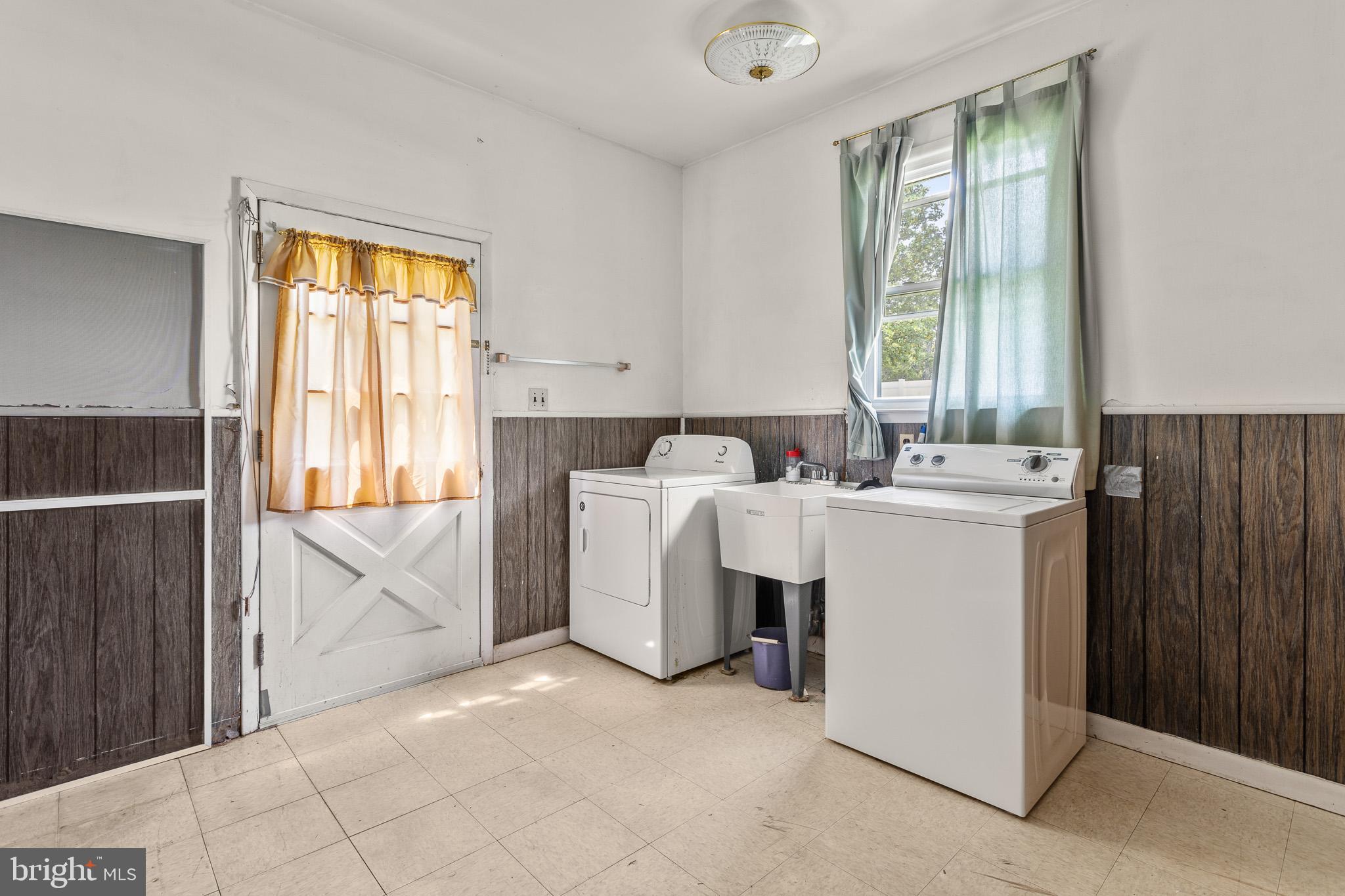 REGAL ESTATES - Residential