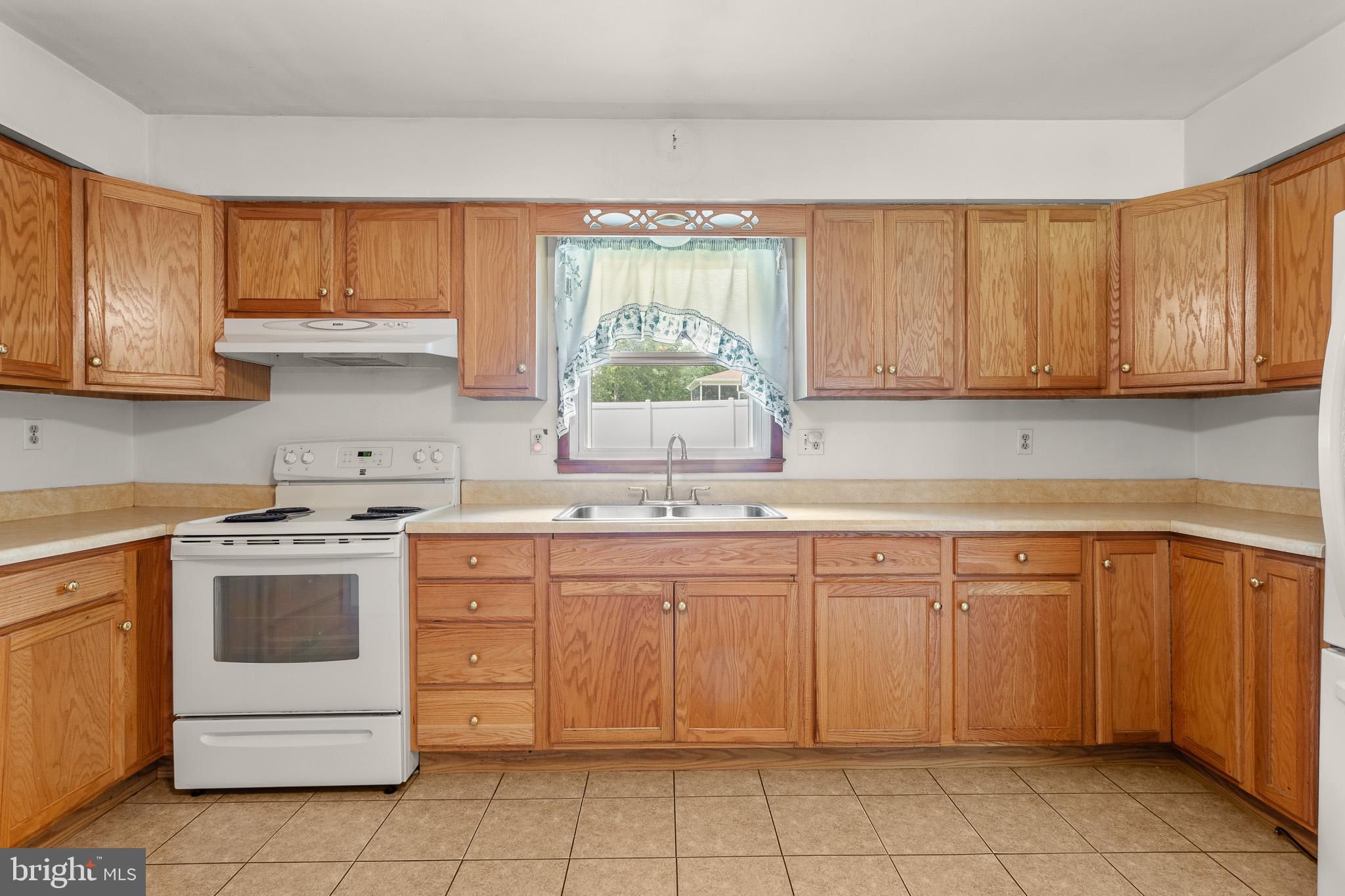 REGAL ESTATES - Residential