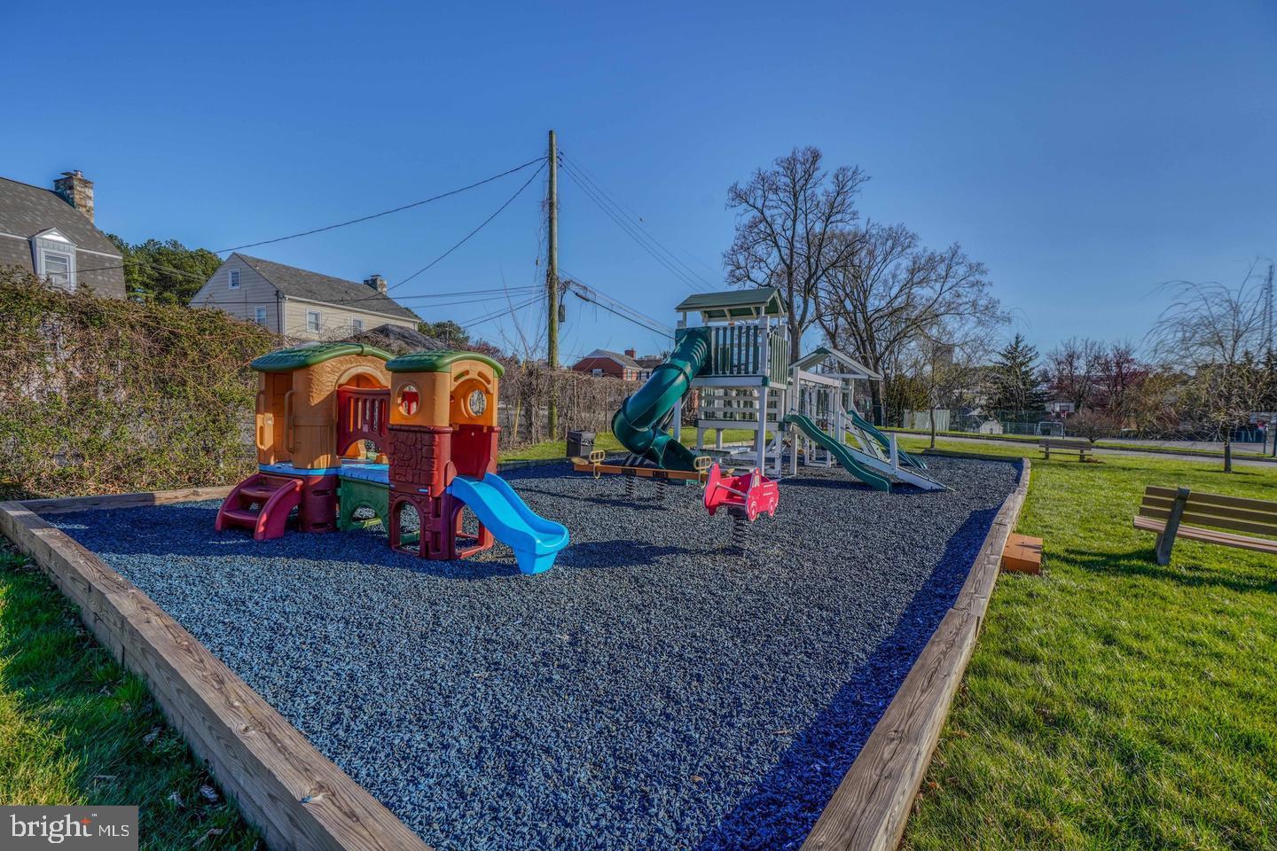 DULANEY TOWERS - Residential