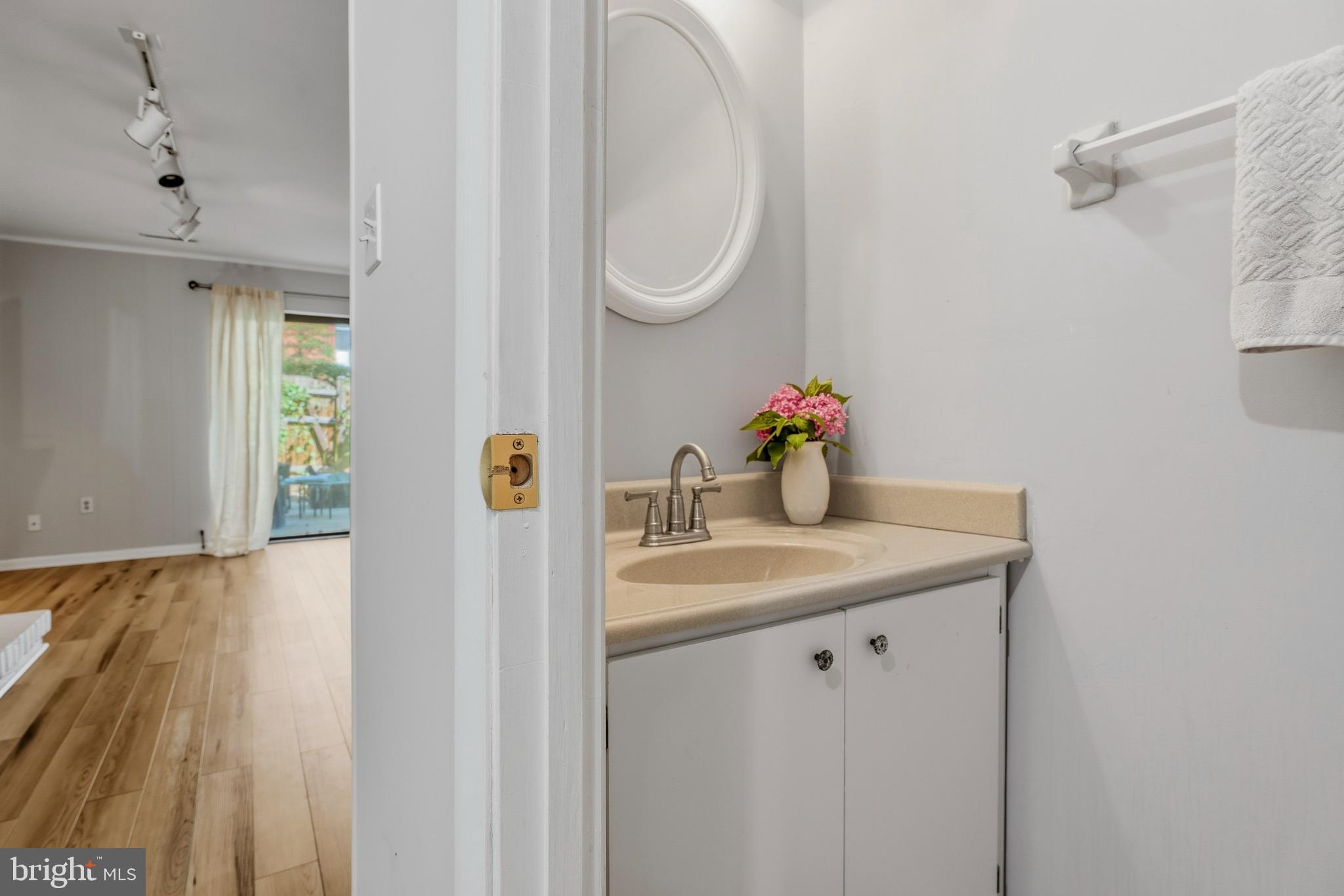DULANEY TOWERS - Residential