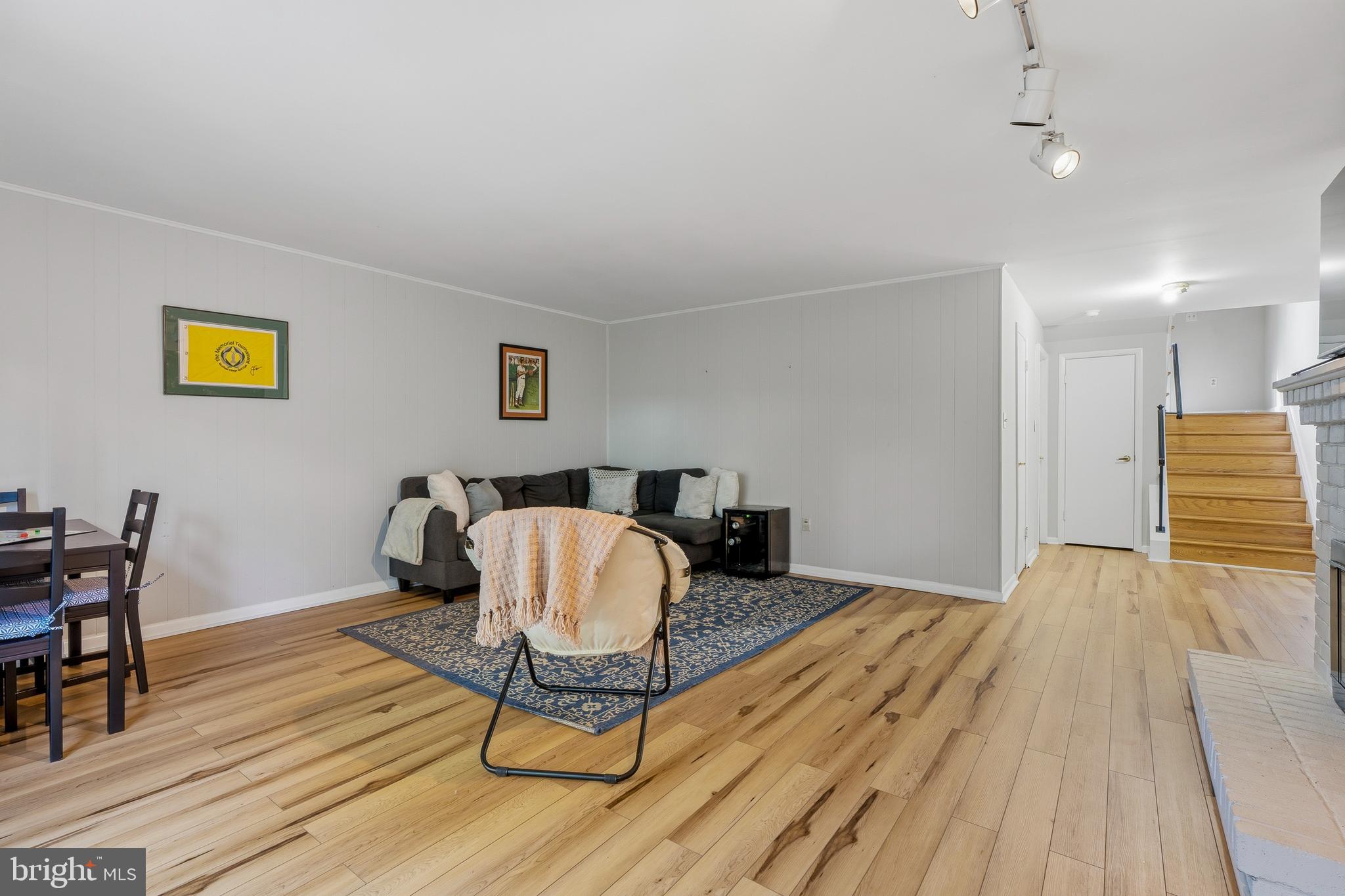 DULANEY TOWERS - Residential