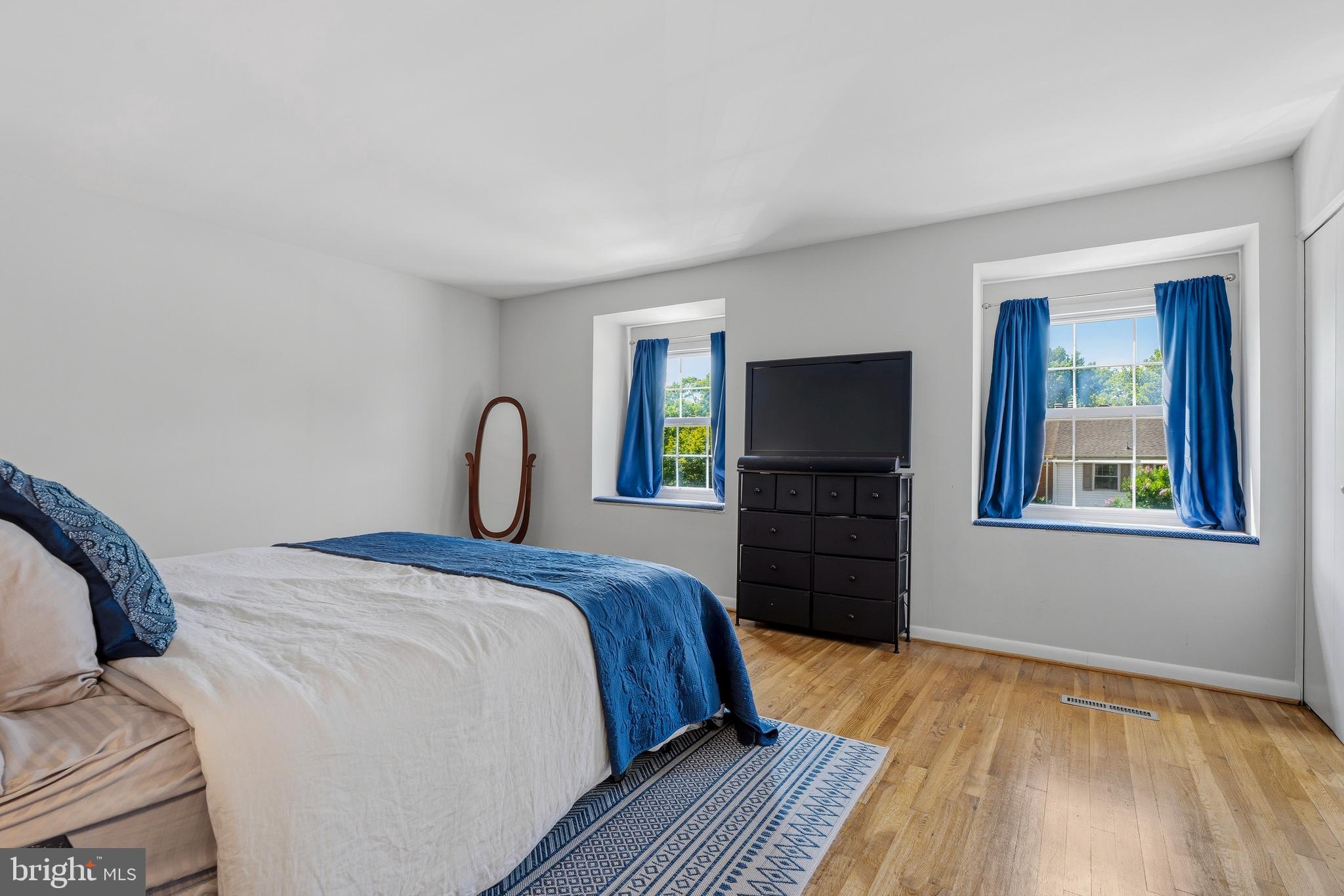 DULANEY TOWERS - Residential