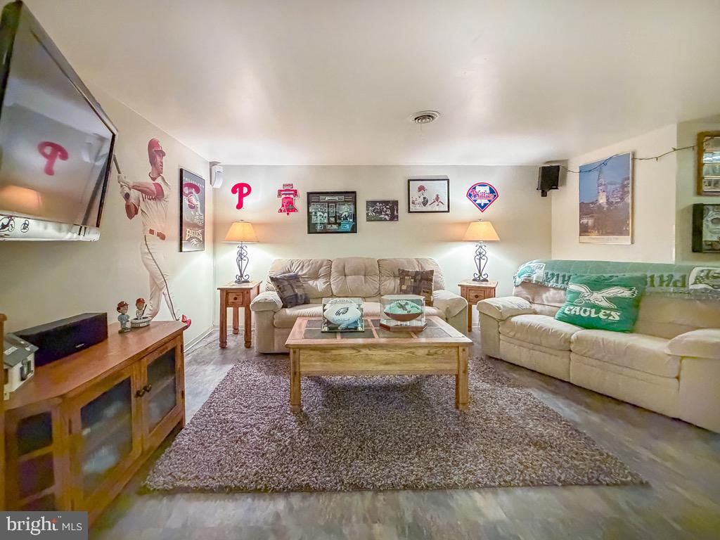 WOODLYN WEST - Residential