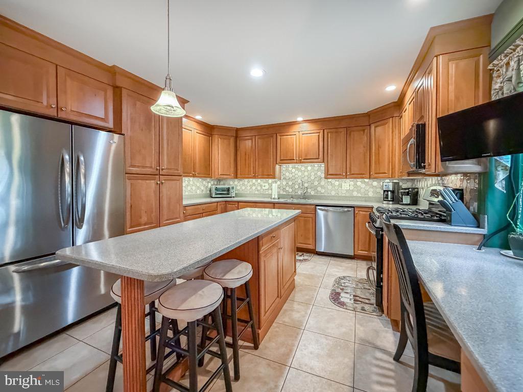 WOODLYN WEST - Residential
