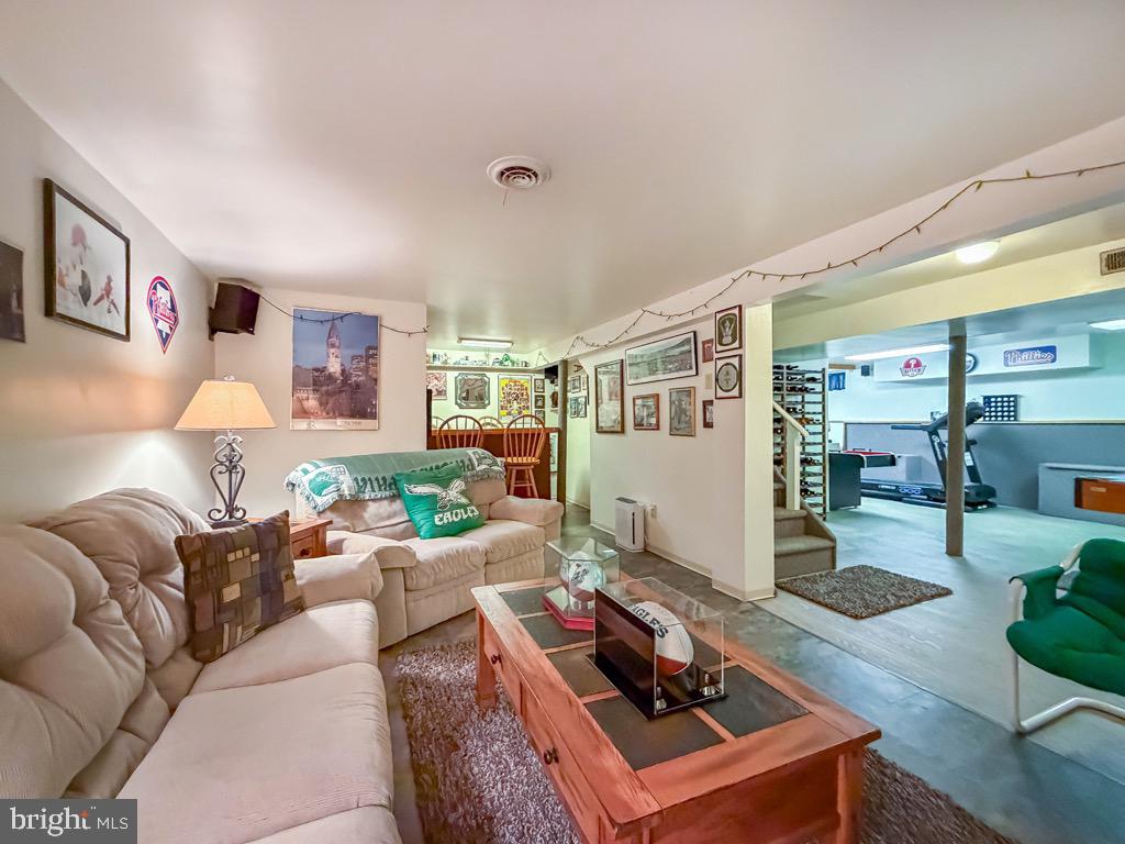 WOODLYN WEST - Residential