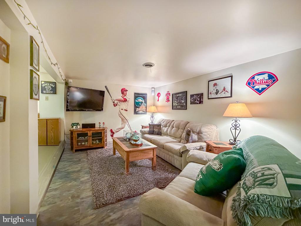 WOODLYN WEST - Residential