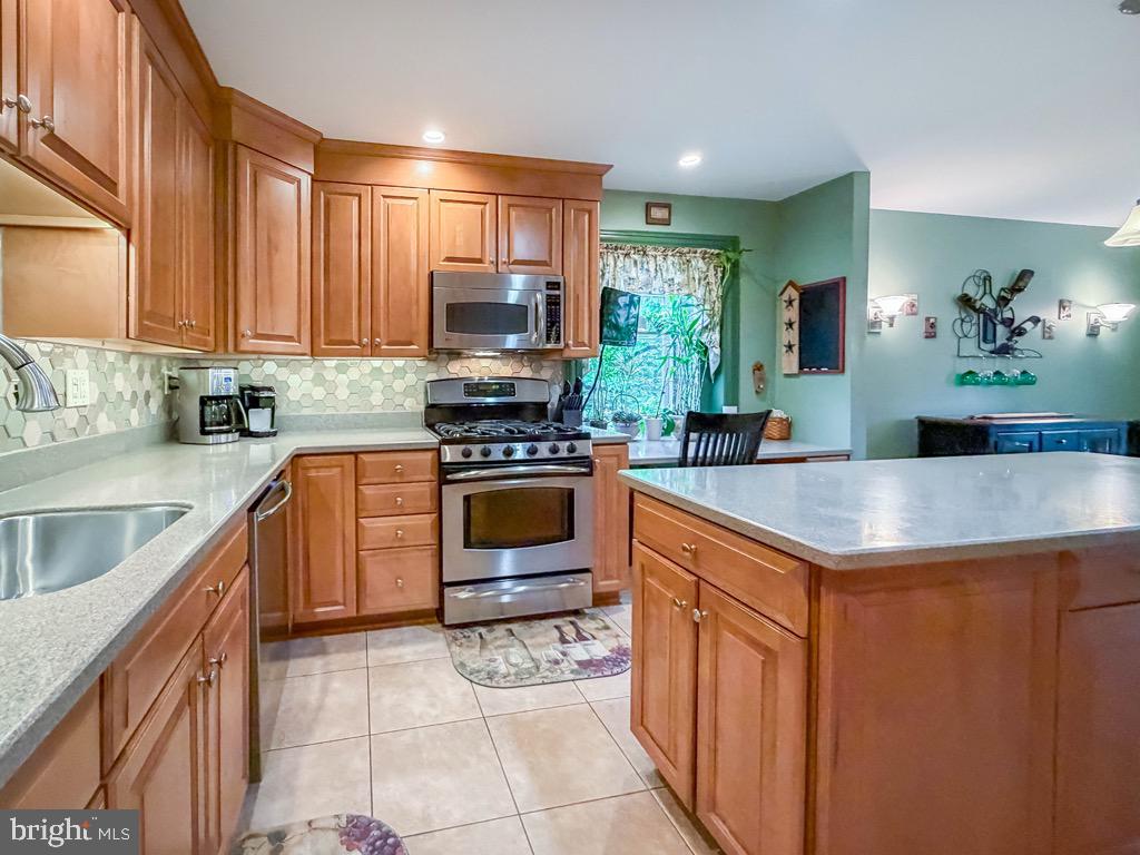 WOODLYN WEST - Residential