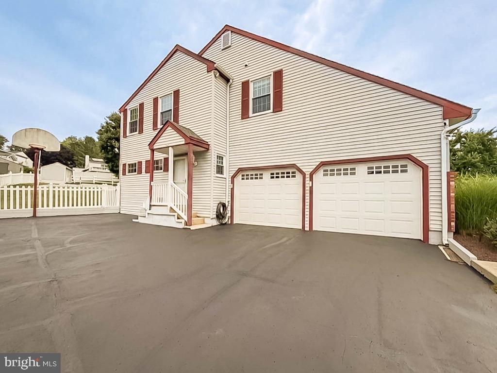 WOODLYN WEST - Residential