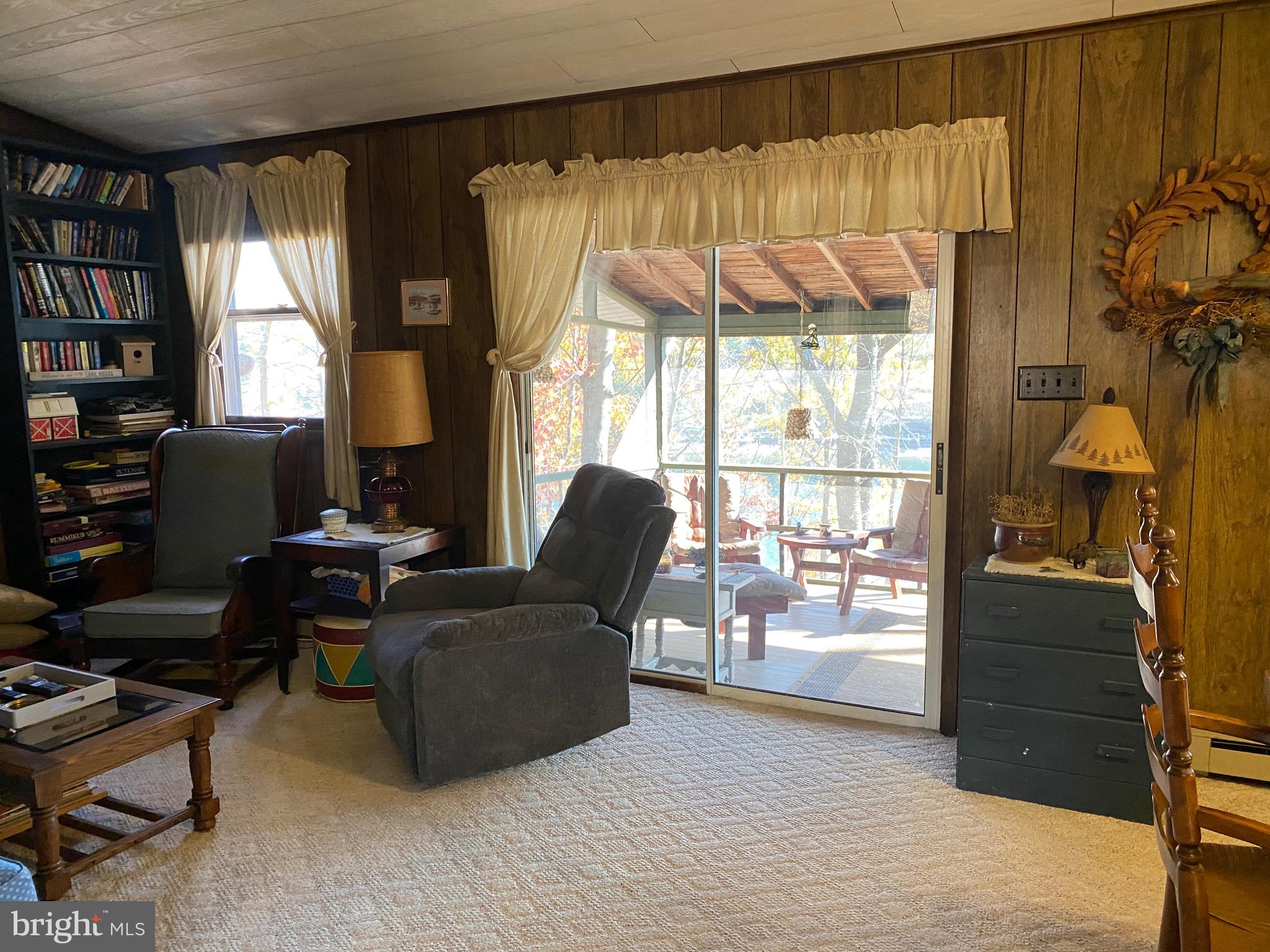 LAKE WYNONAH - Residential