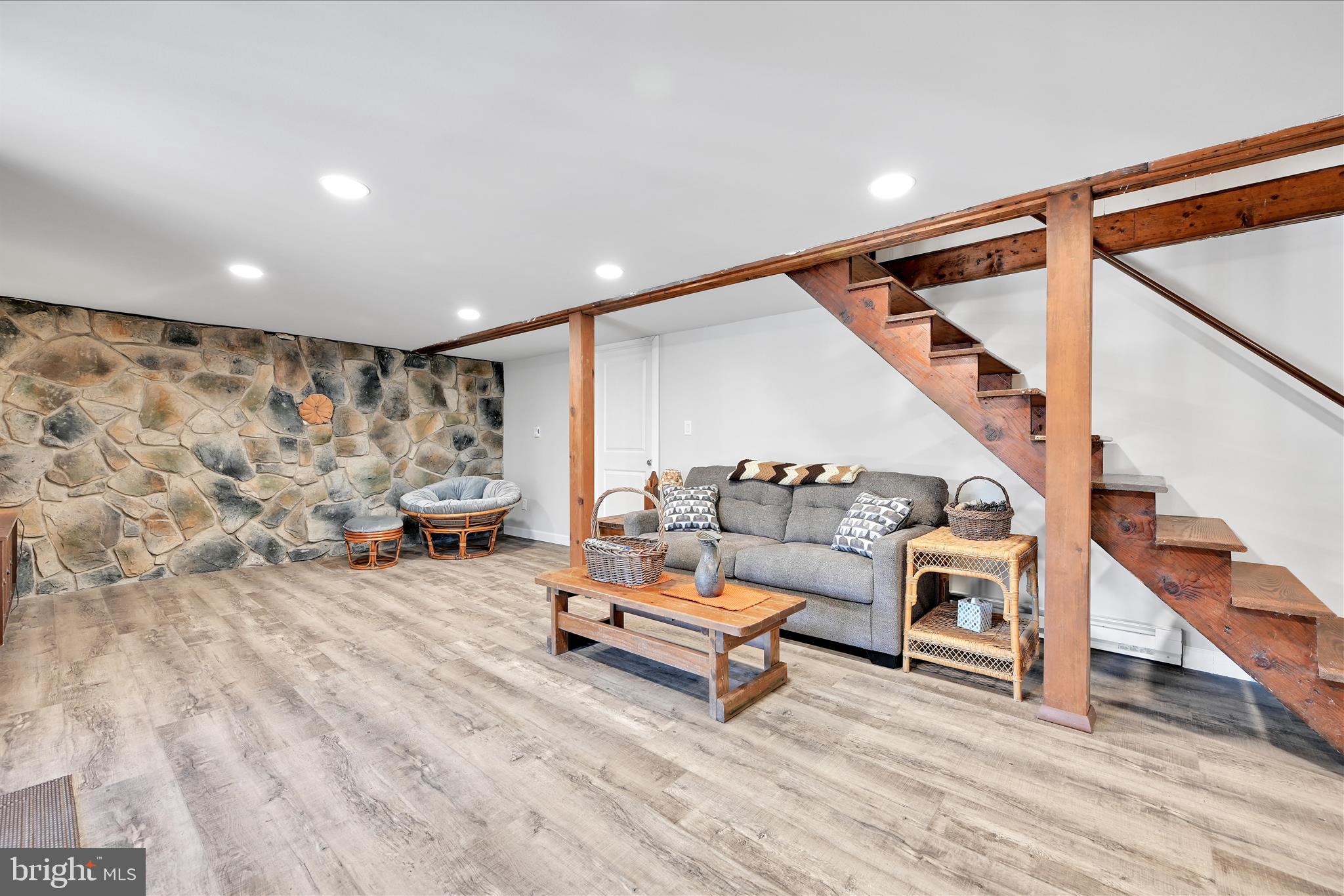 LAKE WYNONAH - Residential