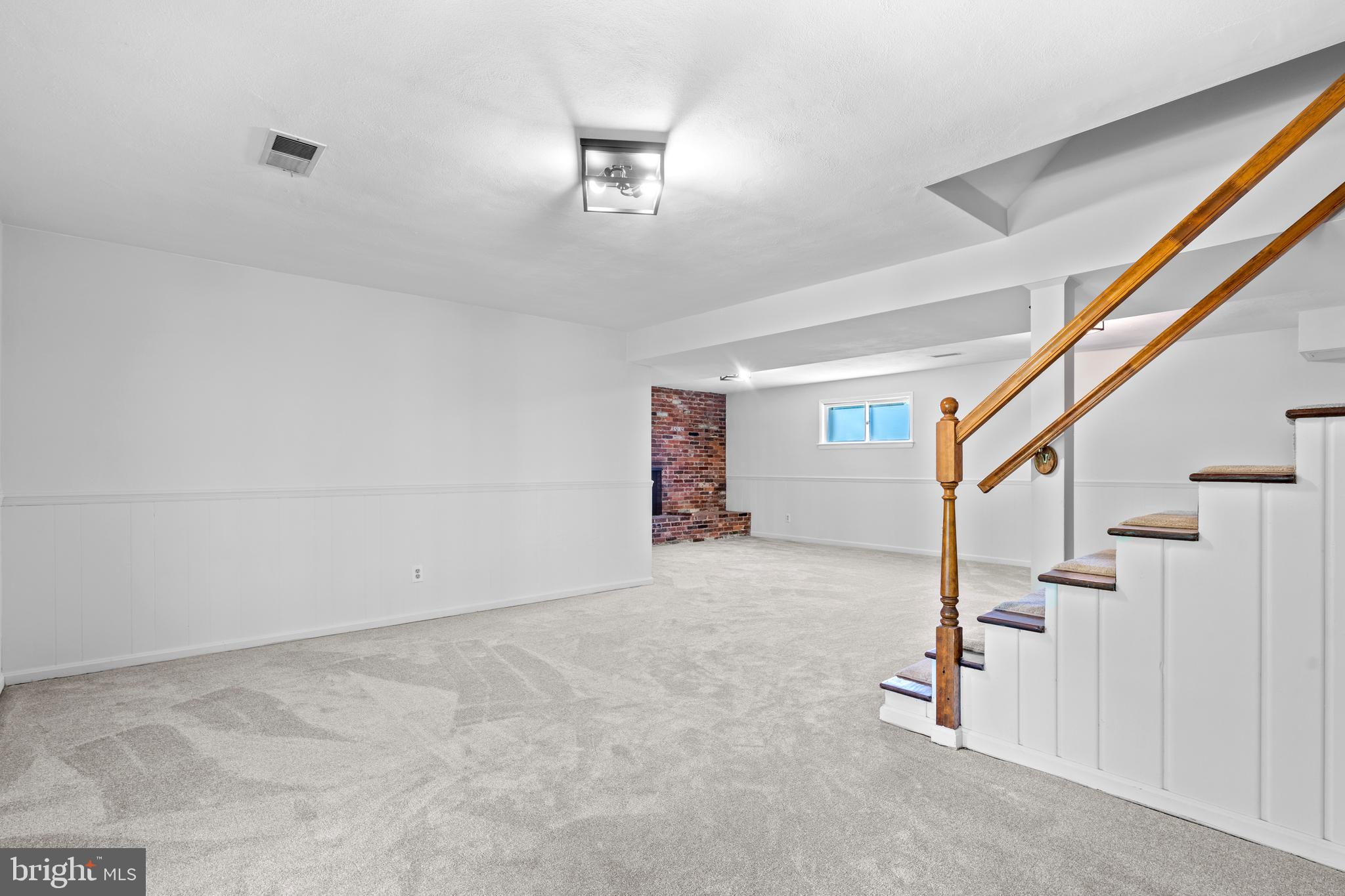 CHESTERBROOK WOODS - Residential Lease