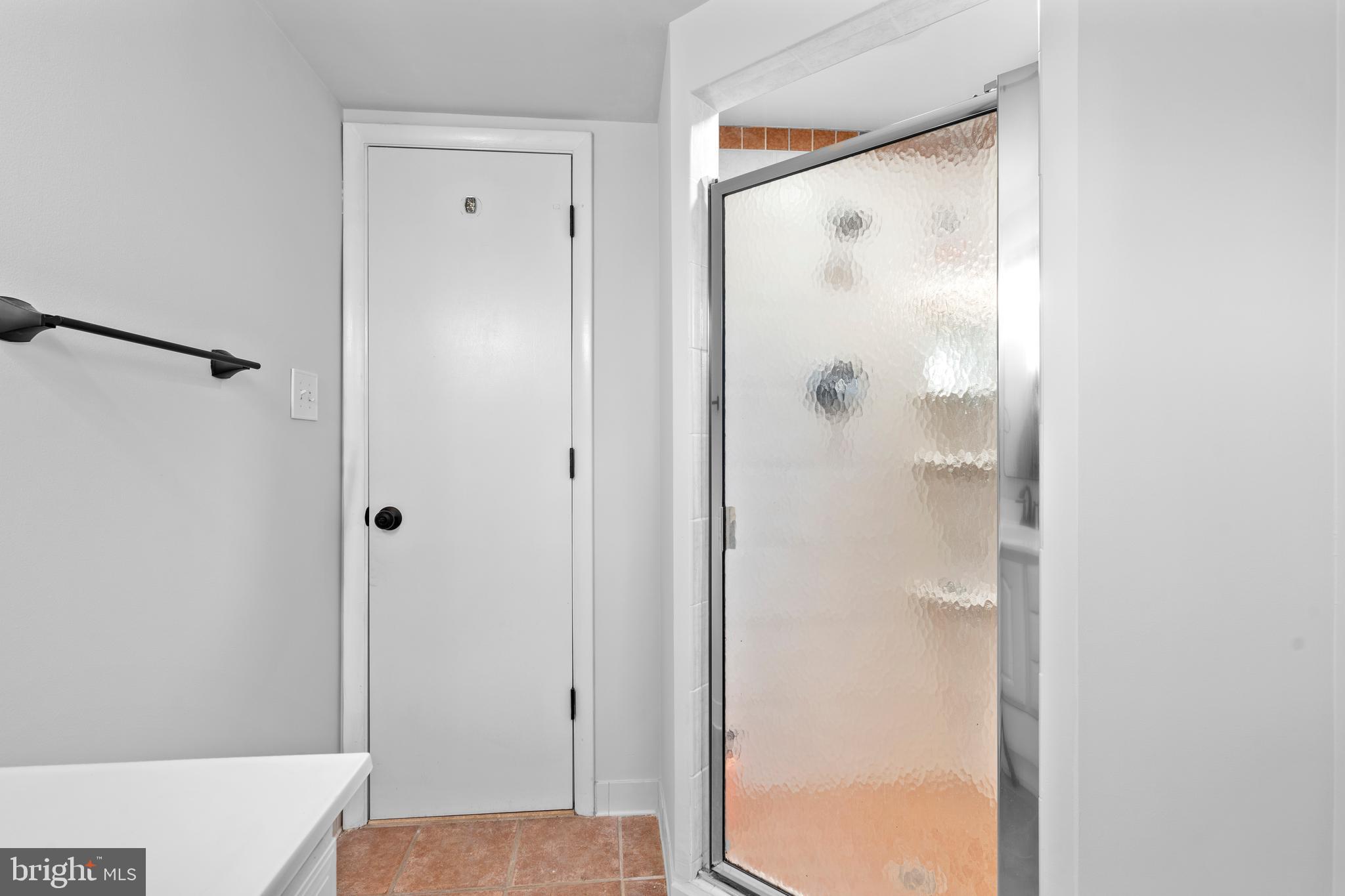 CHESTERBROOK WOODS - Residential Lease