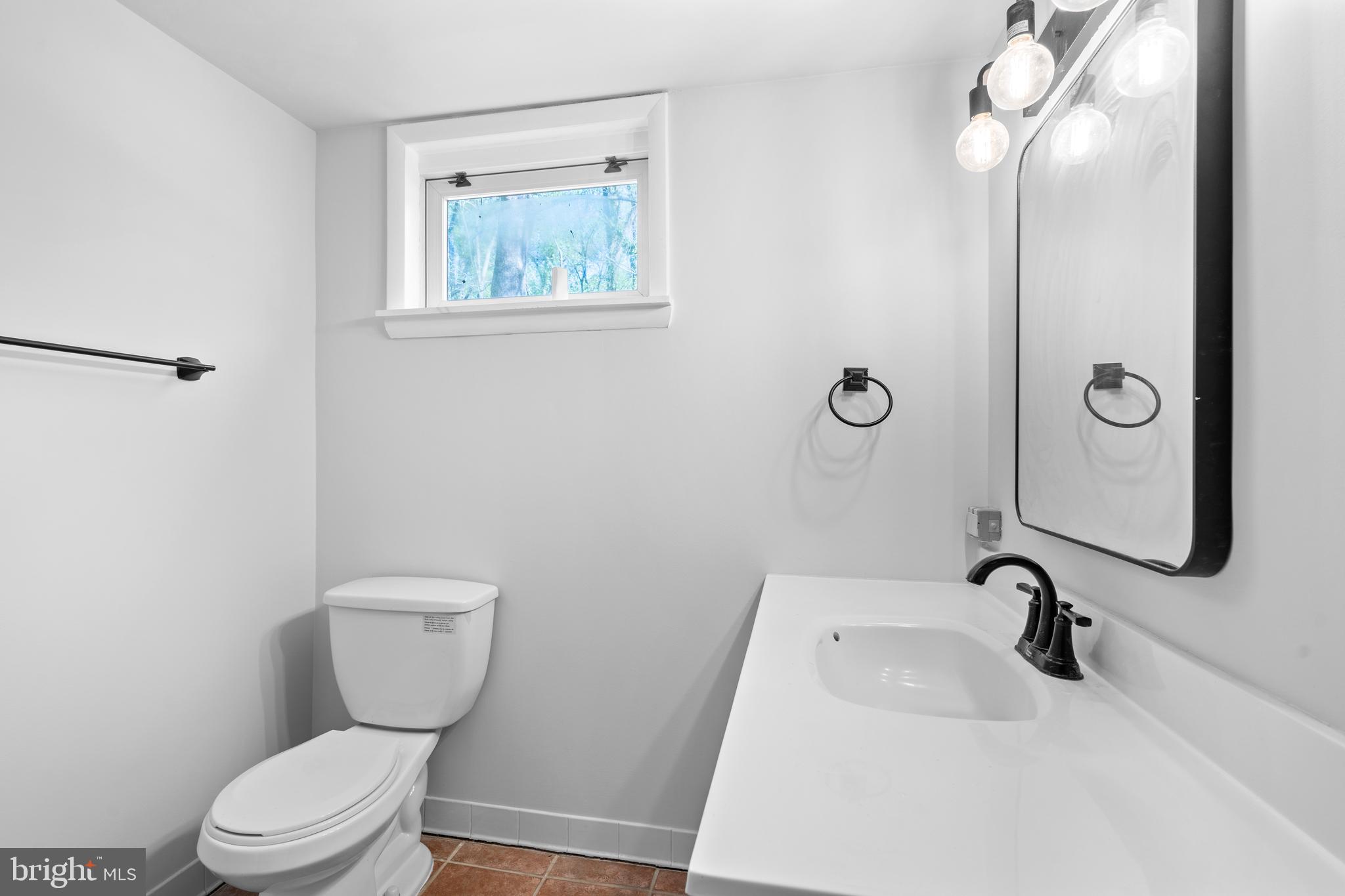 CHESTERBROOK WOODS - Residential Lease
