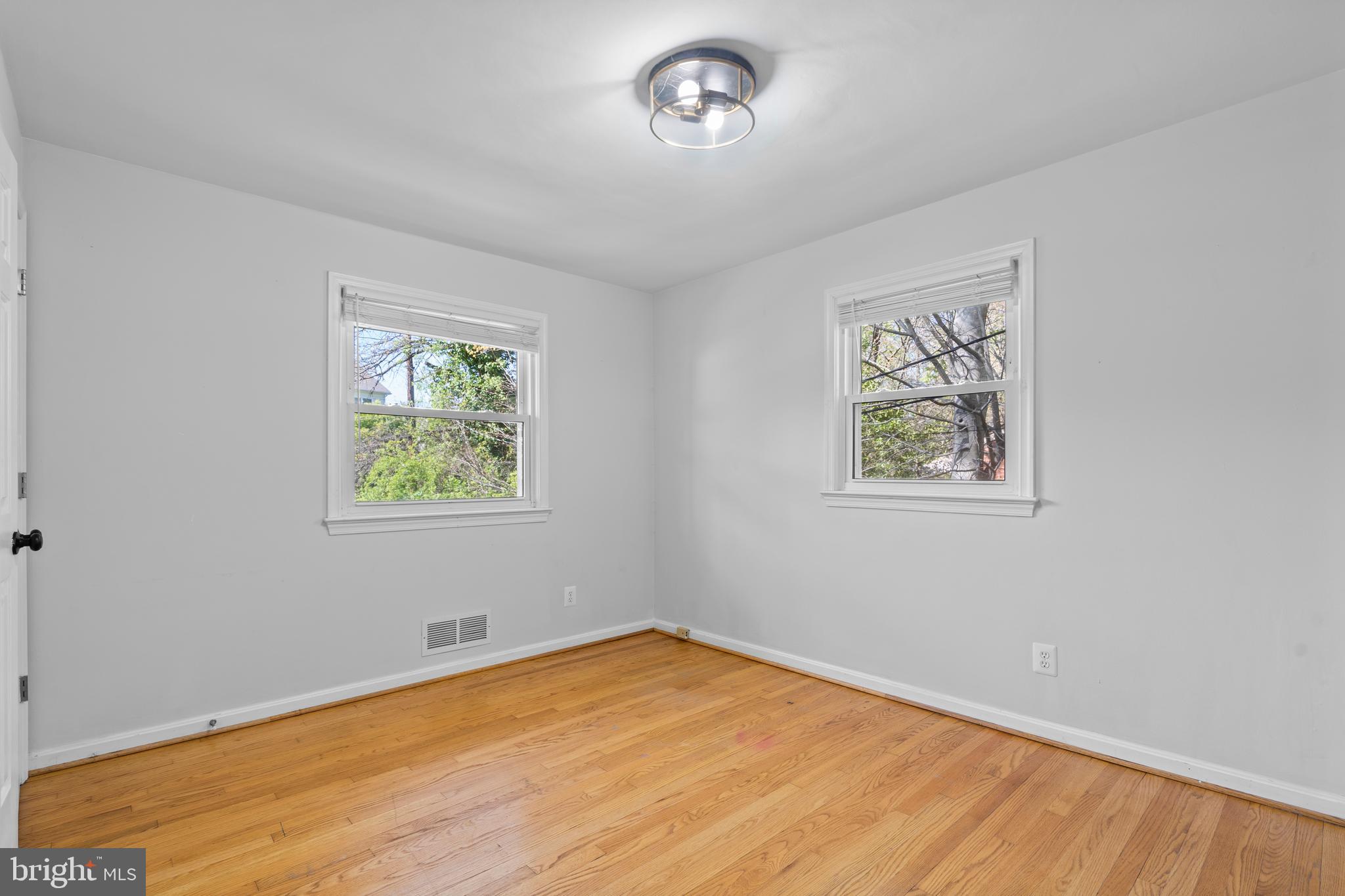 CHESTERBROOK WOODS - Residential Lease