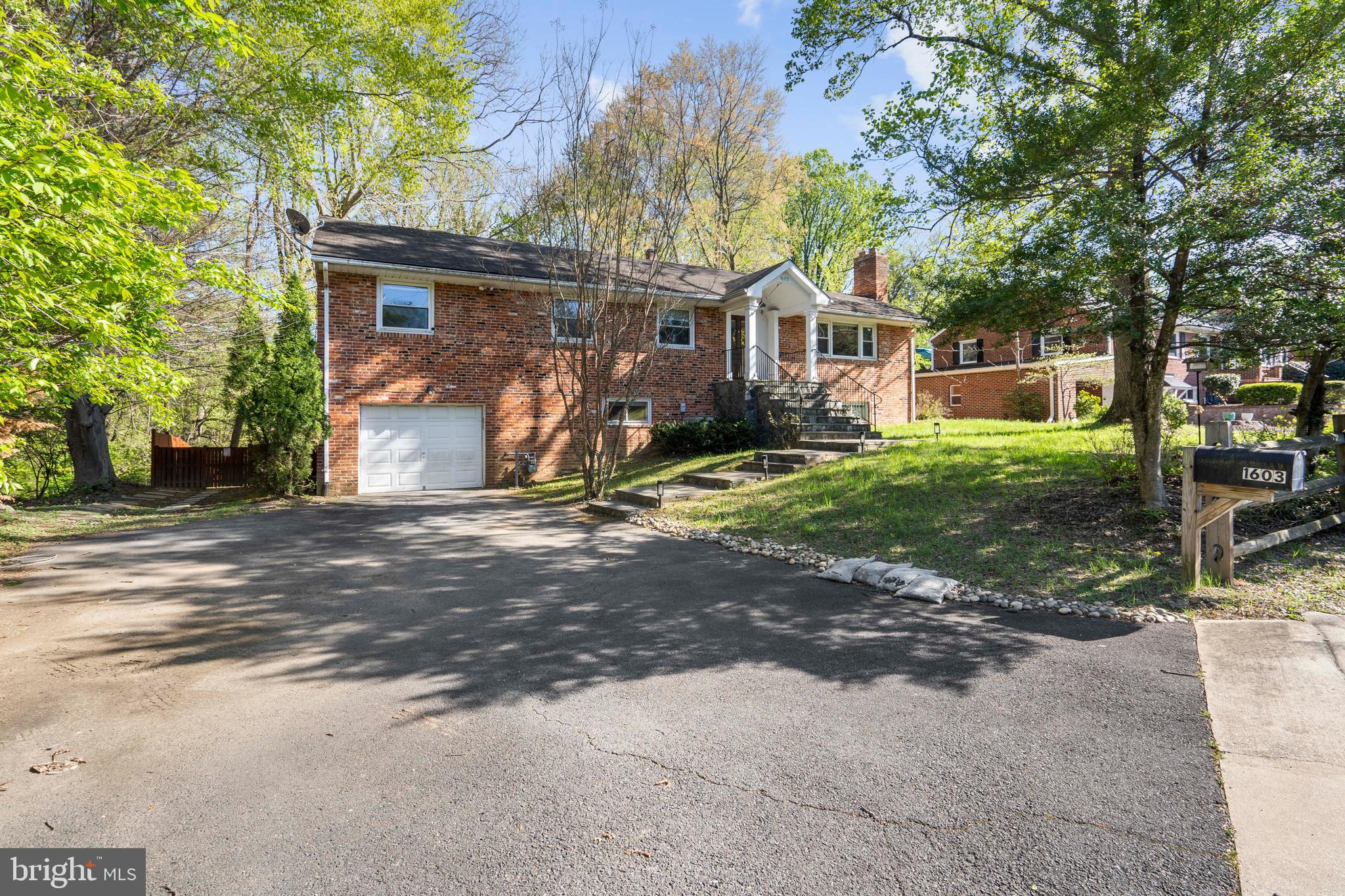 CHESTERBROOK WOODS - Residential Lease