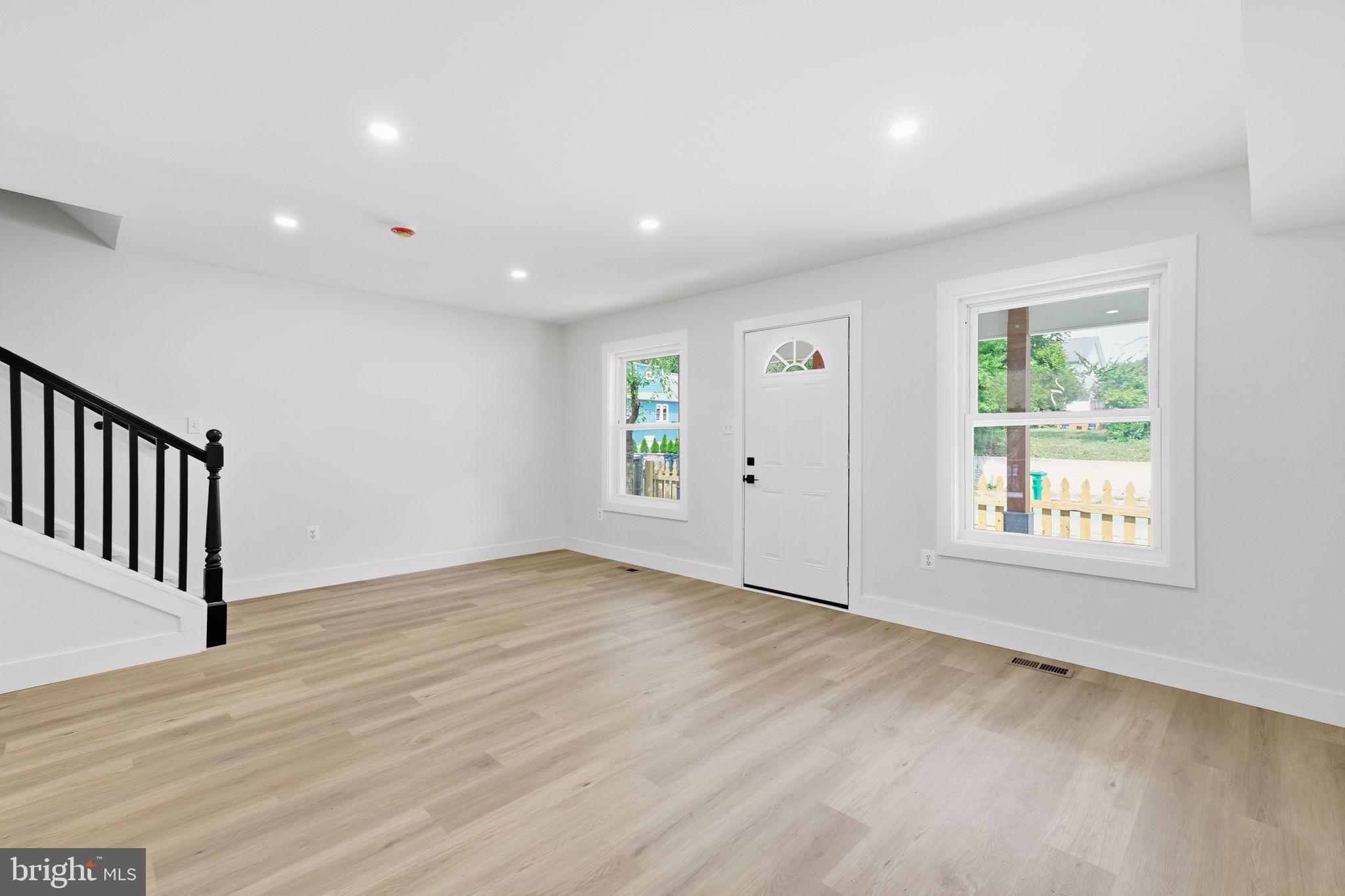 TOLSON HEIGHTS - Residential