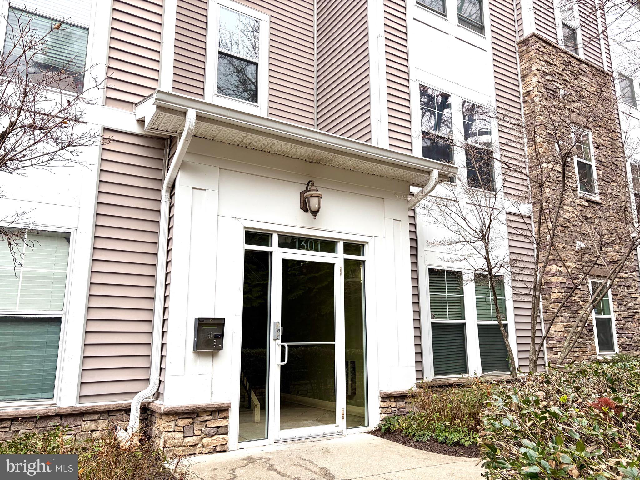 THE ADDISON AT ST PAUL - Residential
