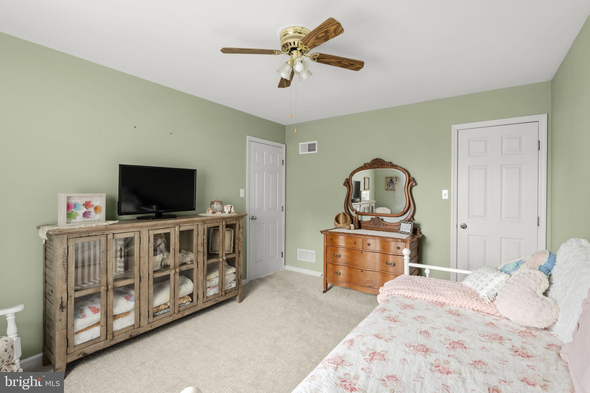 DENVER HEIGHTS - Residential