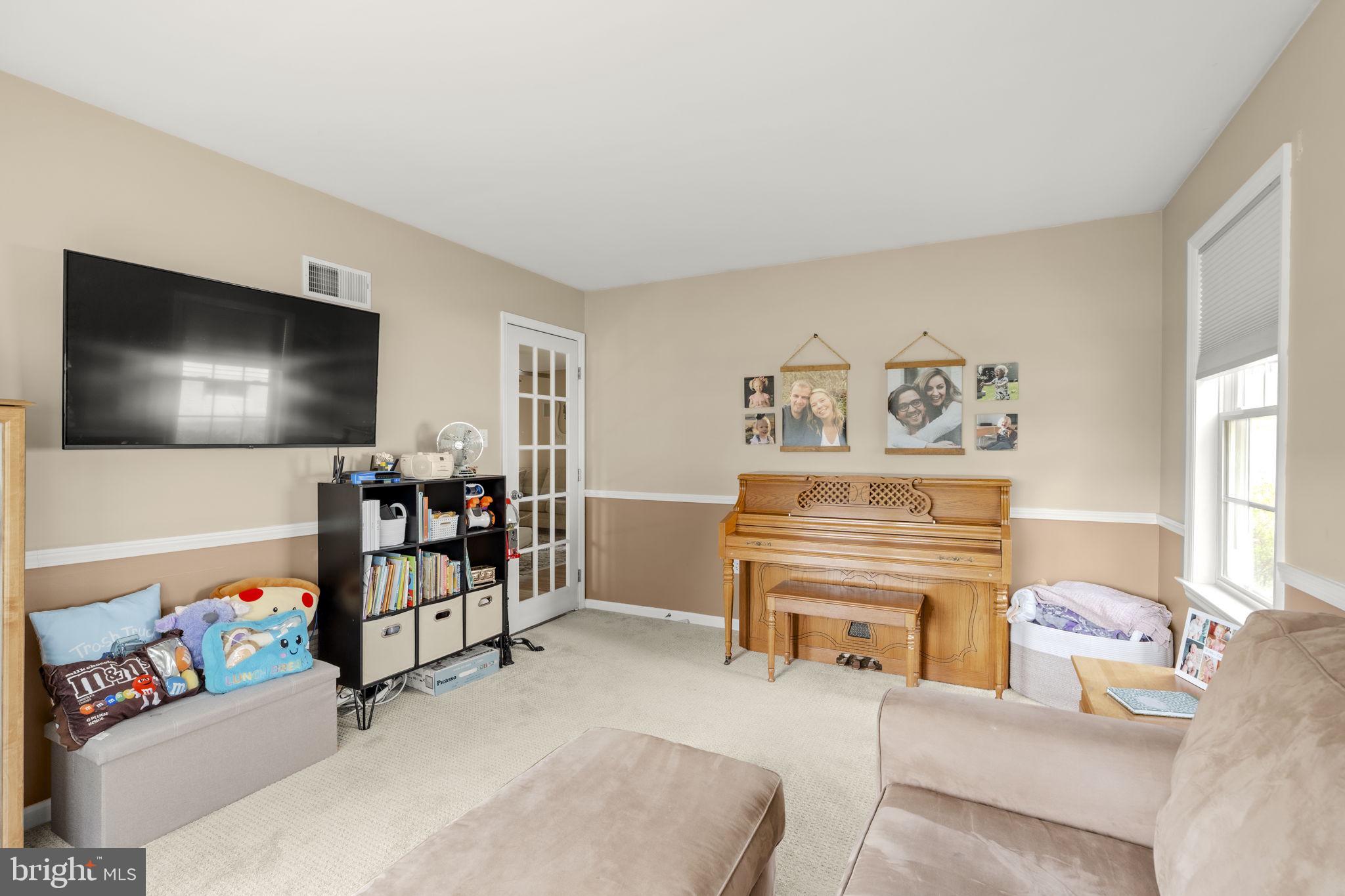 DENVER HEIGHTS - Residential