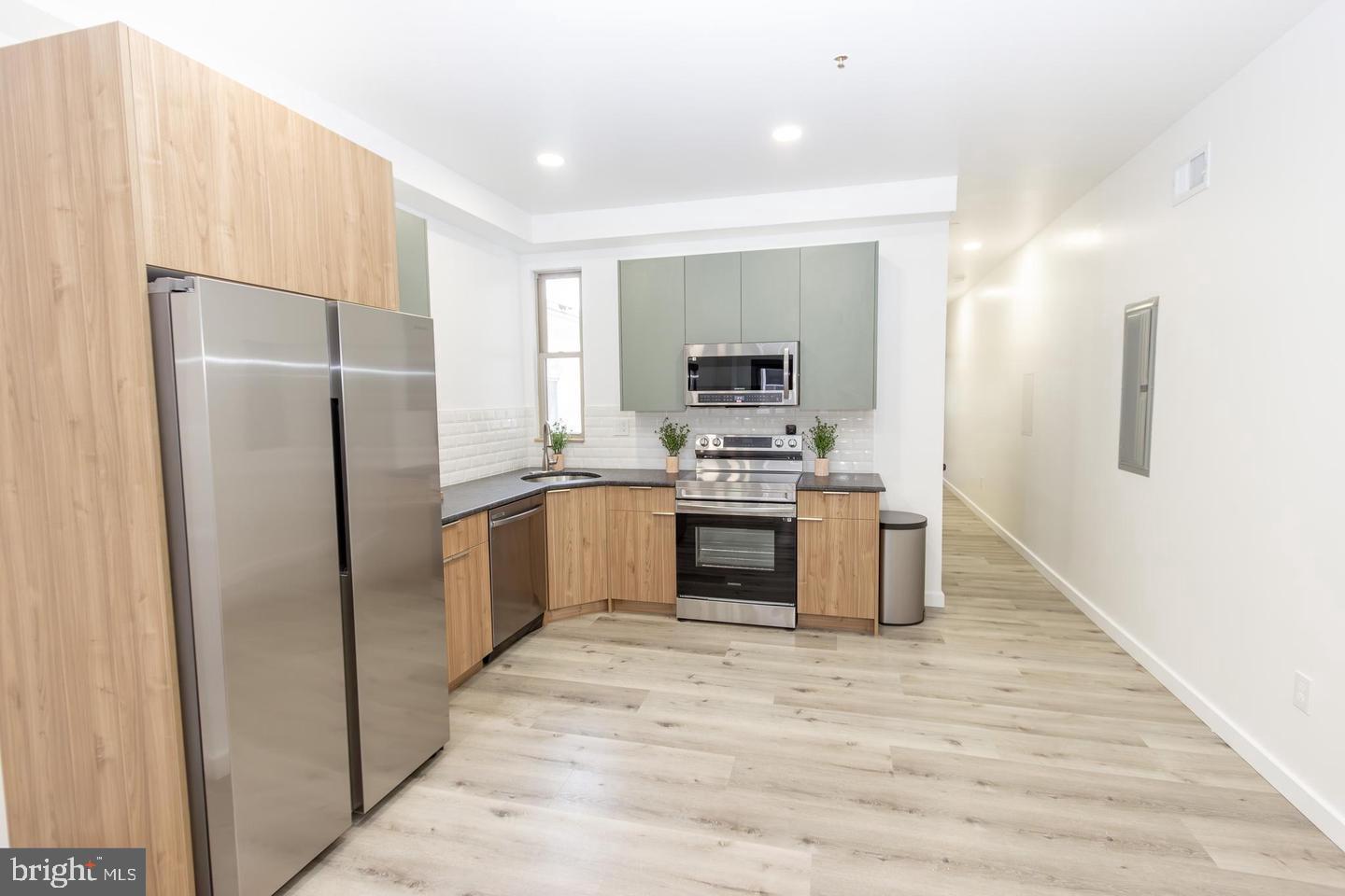 Don’t miss the opportunity to own this exceptional income-producing property a fully renovated, turn-key DUPLEX that offers the look and feel of new construction. The property features a total of 12 bedrooms and 6 bathrooms, making it ideal for both seasoned investors and first-time buyers. Each unit includes 6 generously sized bedrooms and 3 full bathrooms, modern kitchens with brand-new stainless steel appliances, in-unit washer and dryer, recessed lighting, high ceilings, and oversized windows that fill the space with natural light. Additional highlights include ample closet space and furnished interiors, allowing for immediate rental appeal. With approximately $72,000 in annual rental income, this property delivers strong cash flow and long-term value. Whether you’re expanding your portfolio or just getting started, this is an outstanding opportunity. Contact the co-listing agent today for more details or to schedule a private showing.