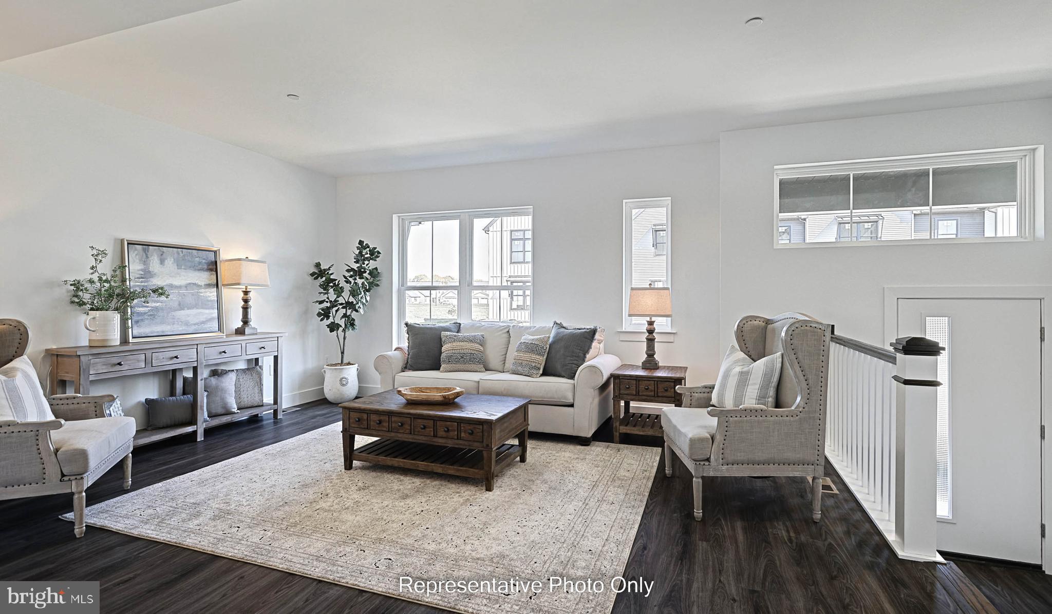 MADISON COURT - Residential