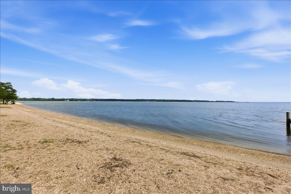 GOLDEN BEACH - Residential