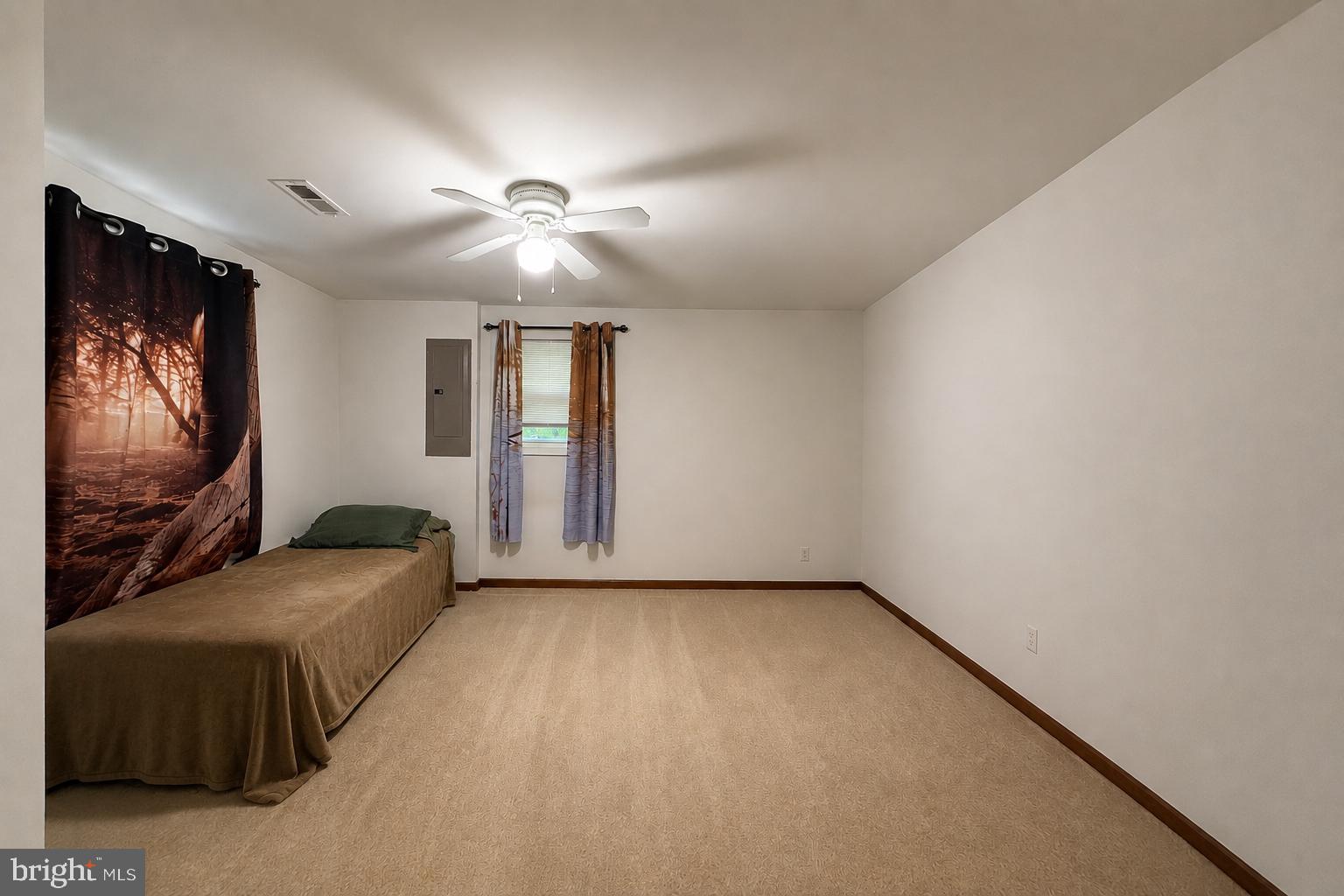 GOLDEN BEACH - Residential