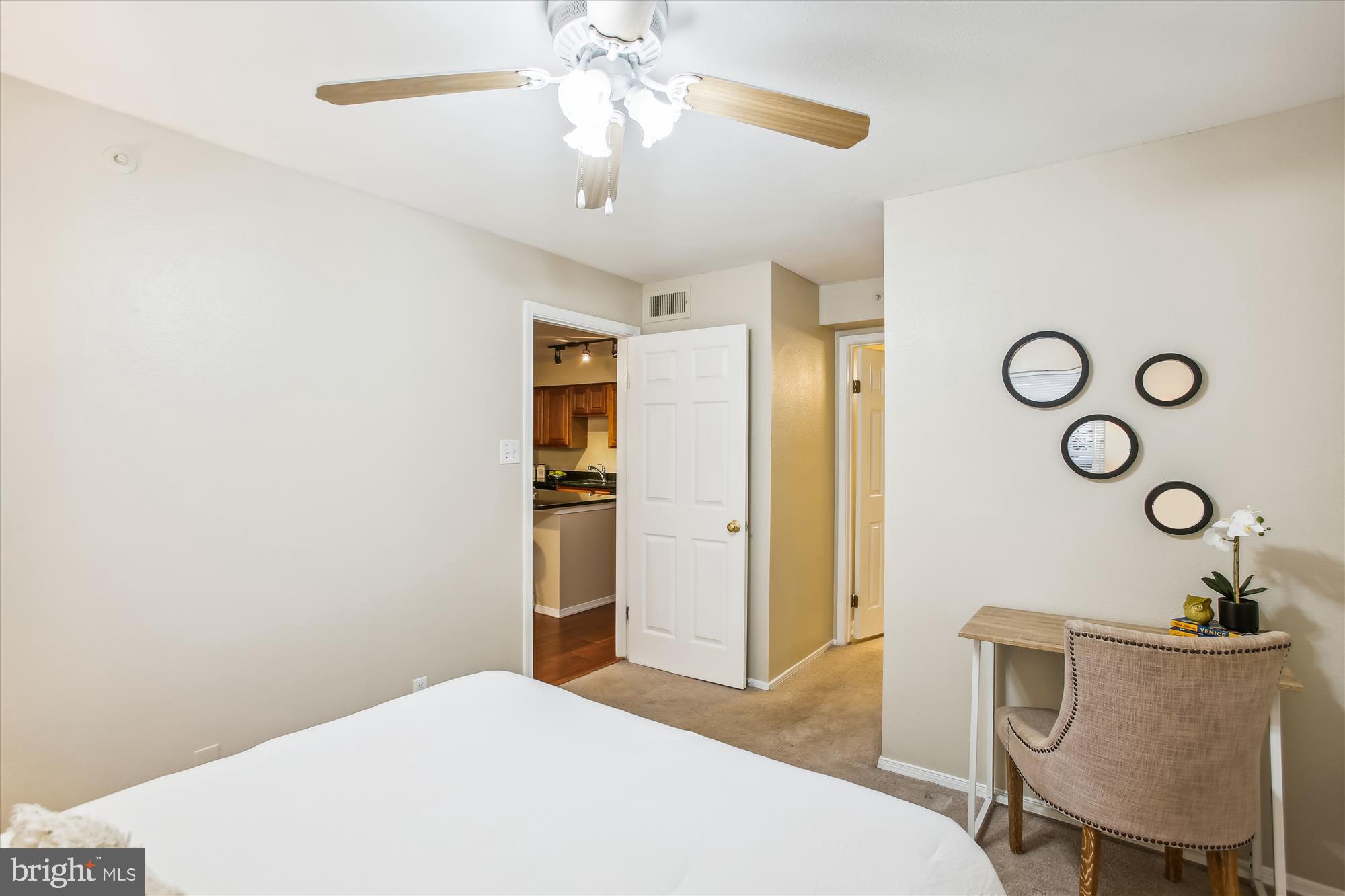 POINTE AT PARK CENTER - Residential