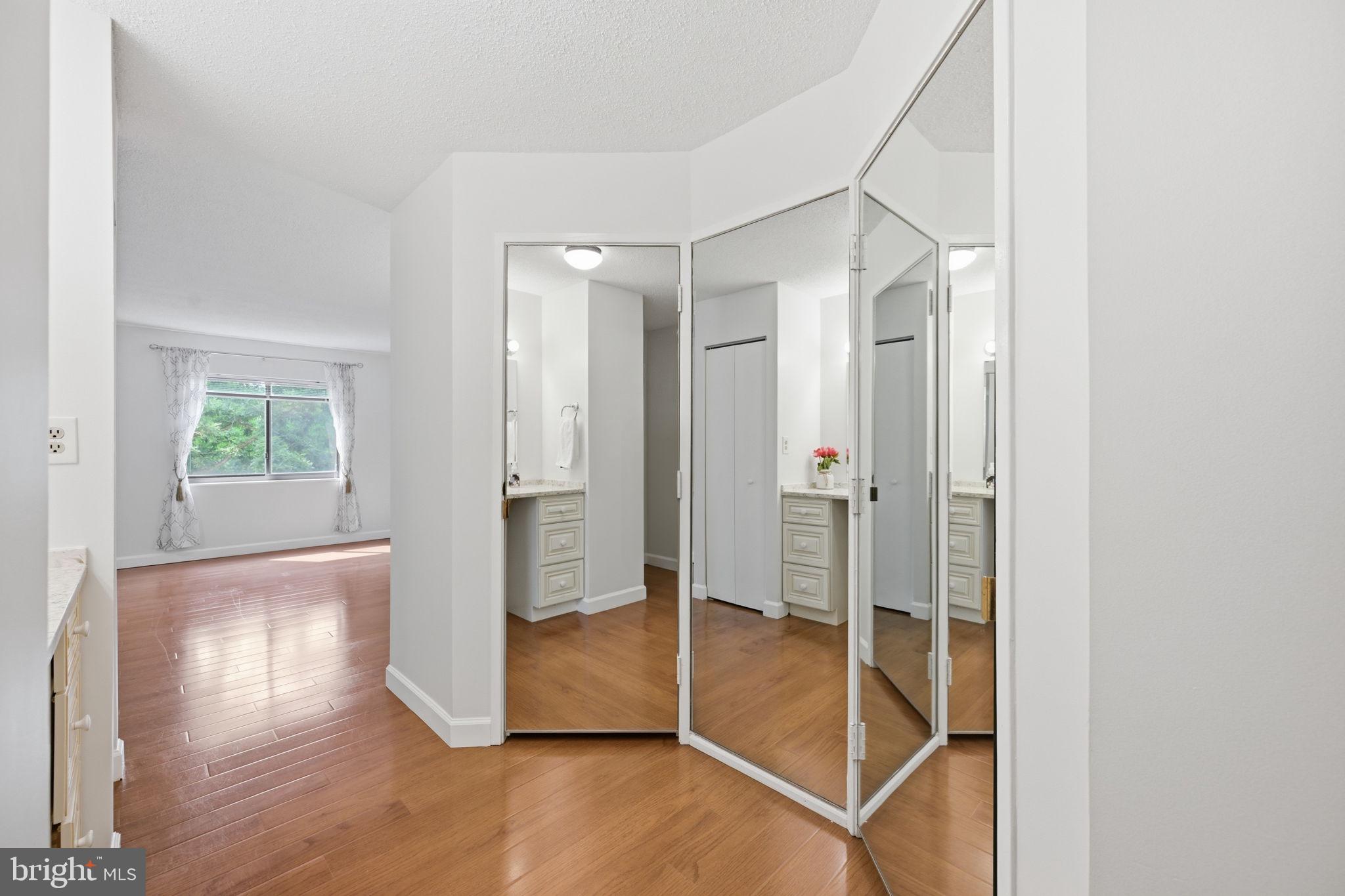 LEISURE WORLD - Residential