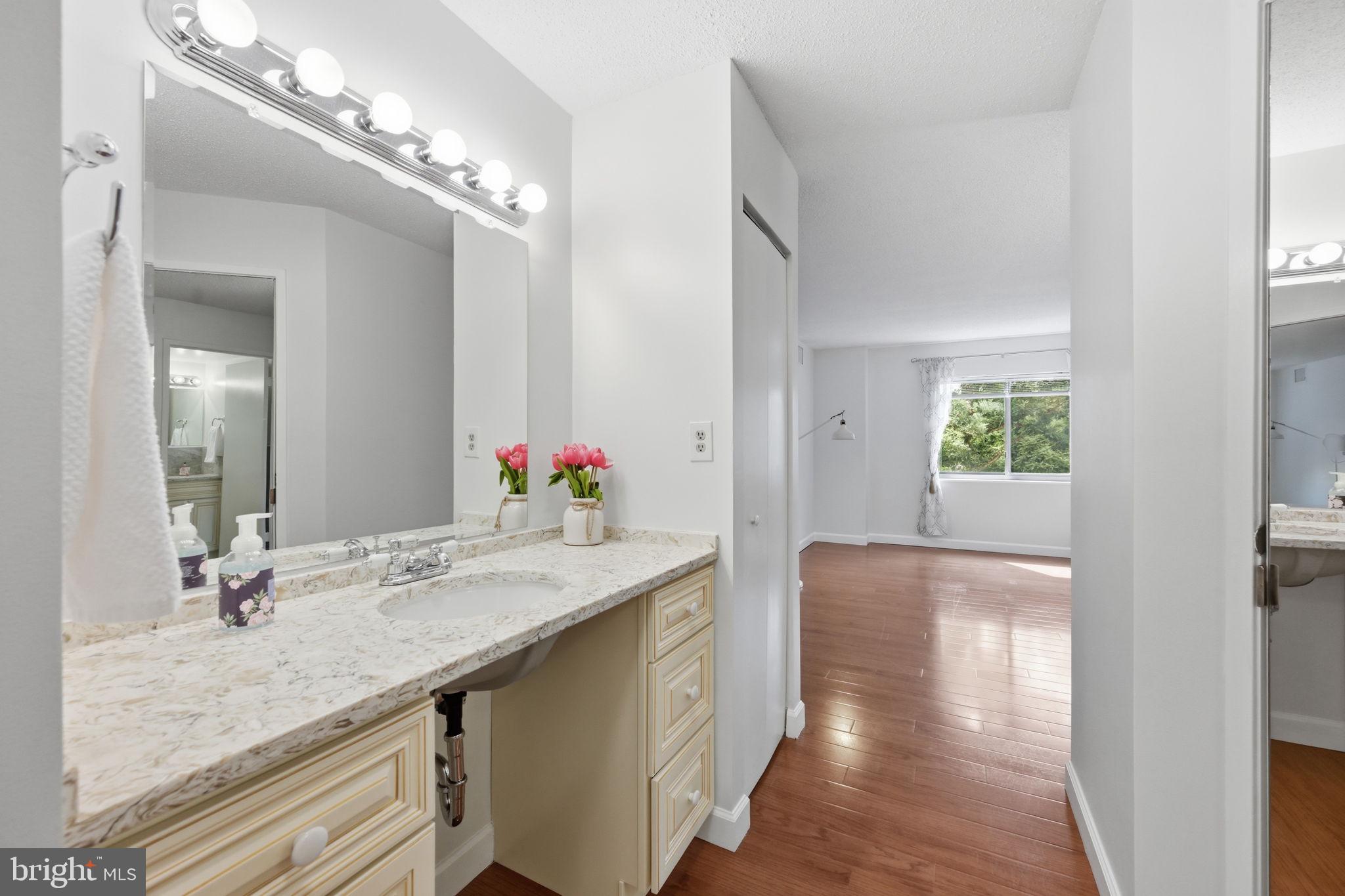 LEISURE WORLD - Residential