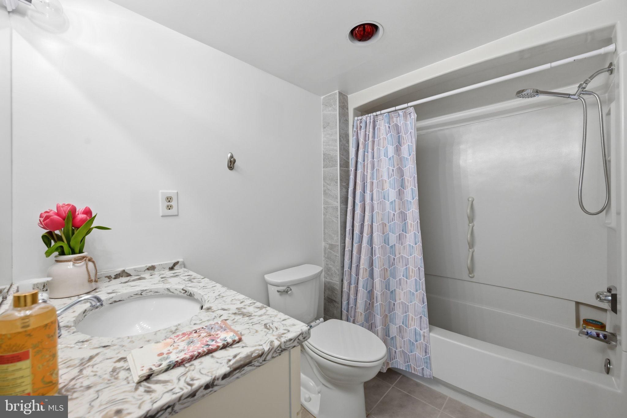 LEISURE WORLD - Residential