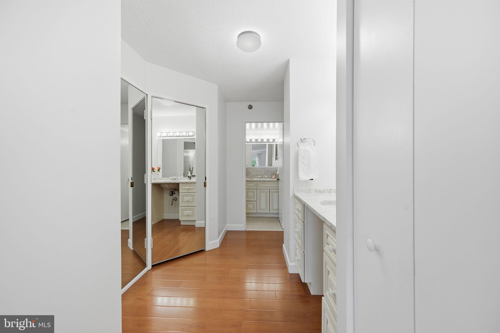 LEISURE WORLD - Residential