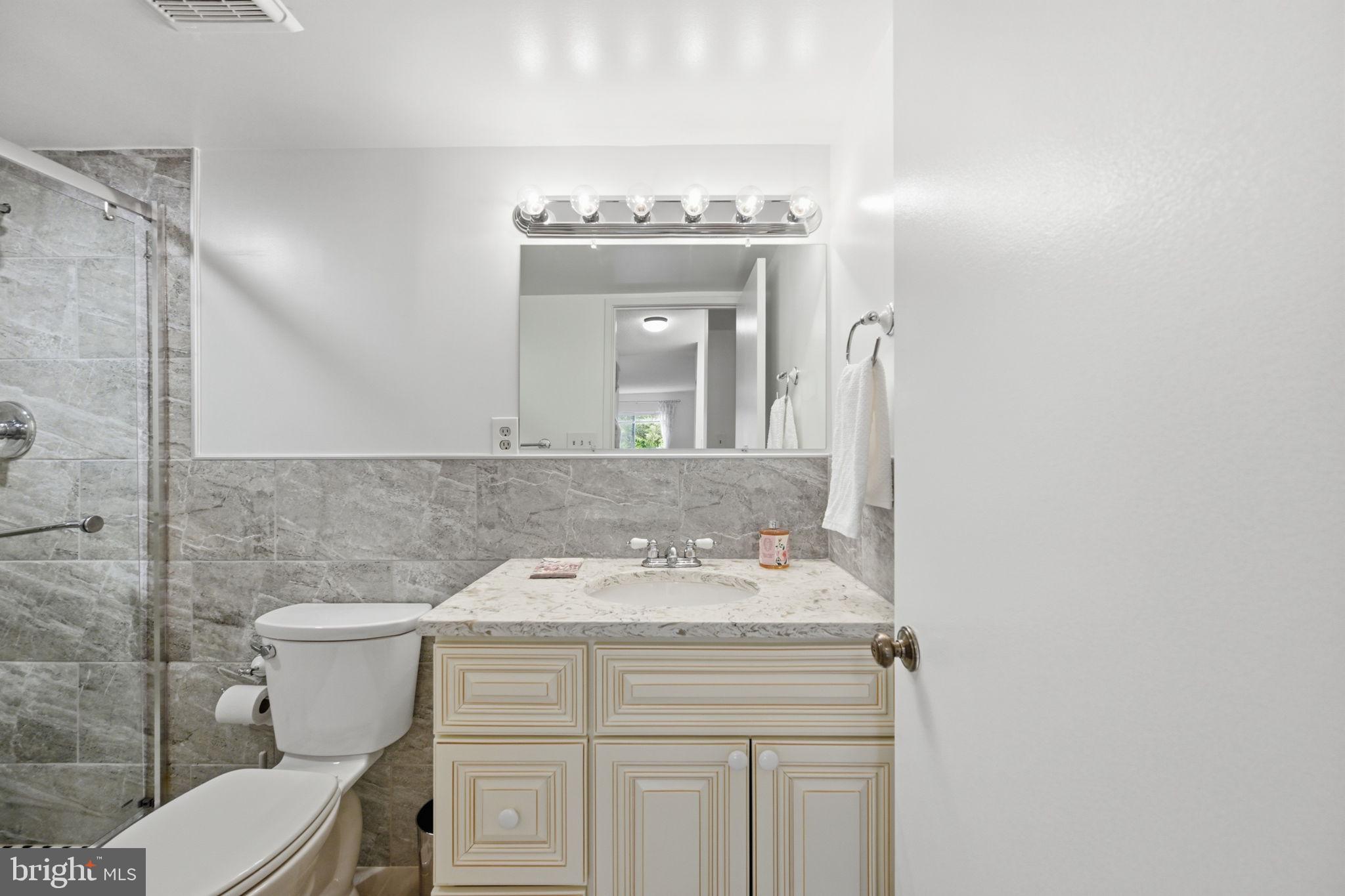 LEISURE WORLD - Residential