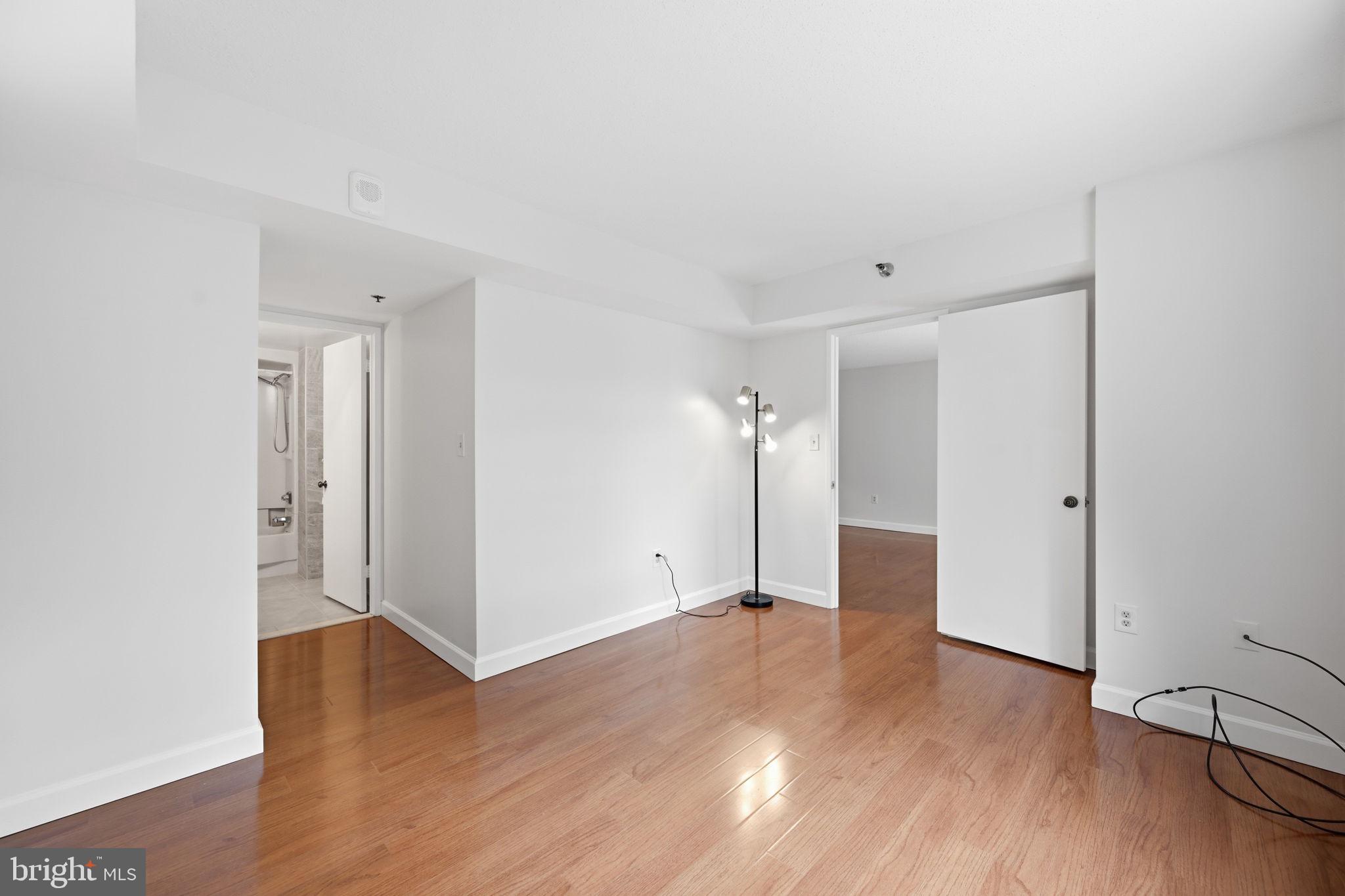 LEISURE WORLD - Residential