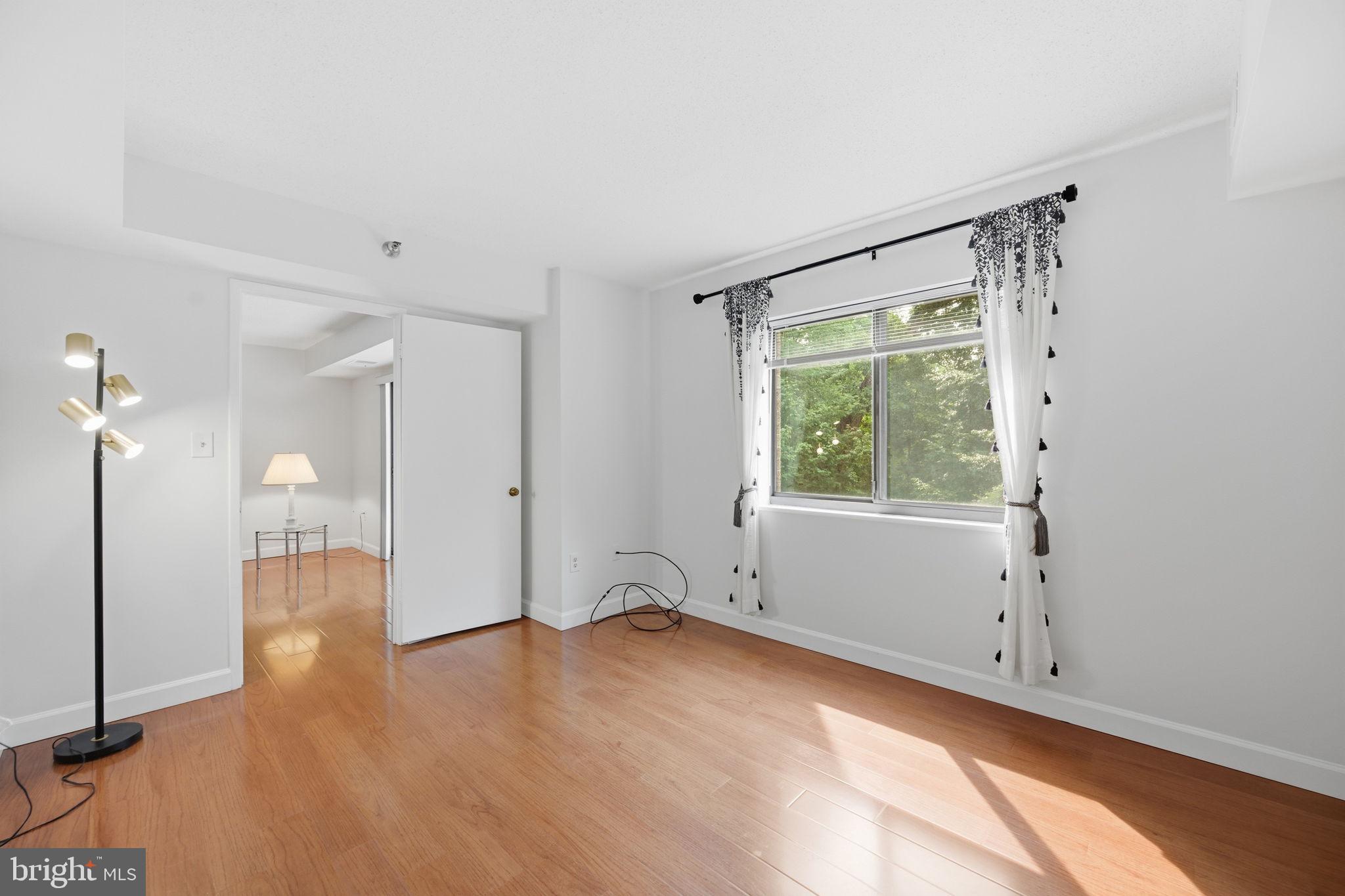 LEISURE WORLD - Residential