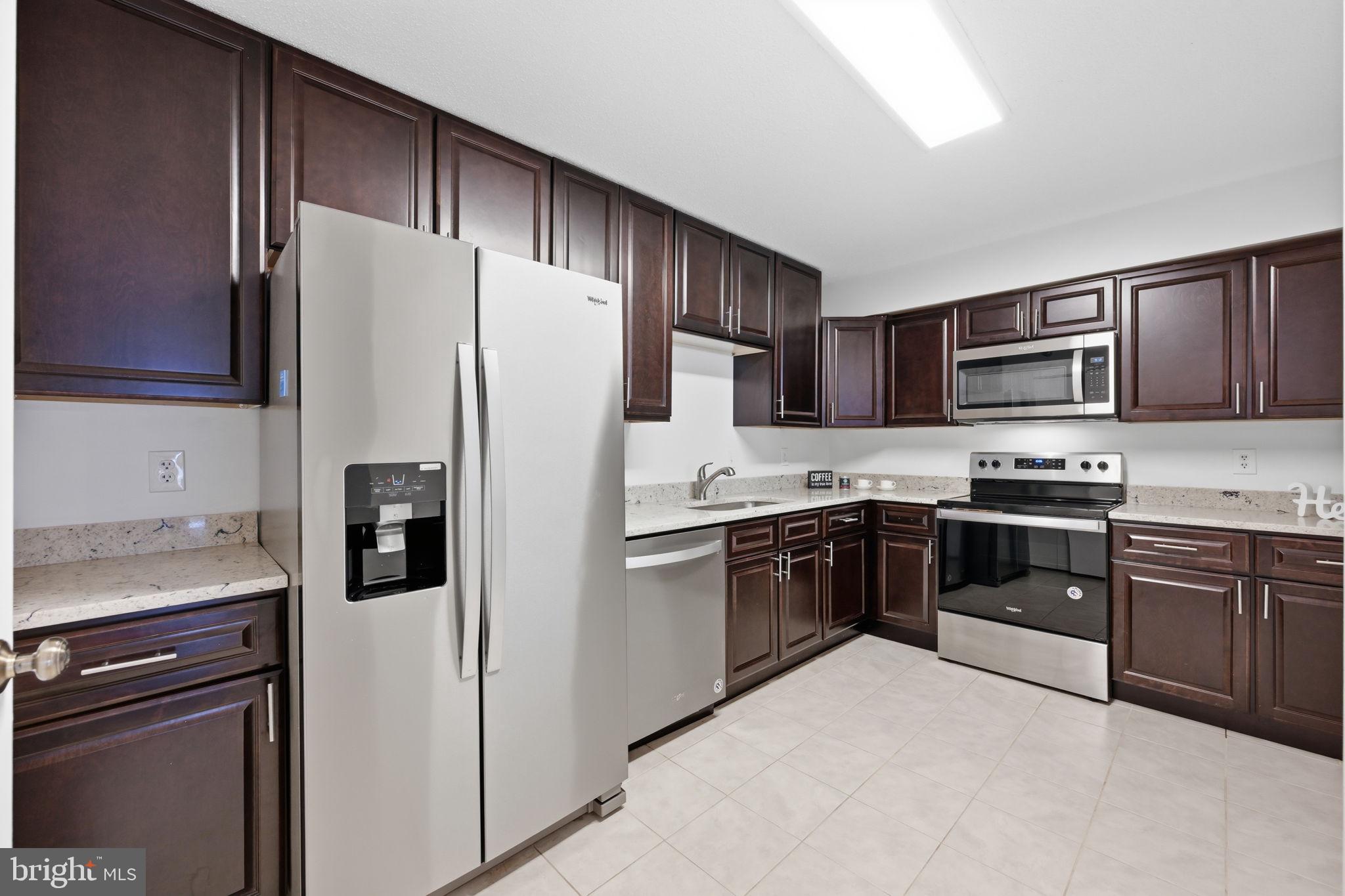 LEISURE WORLD - Residential