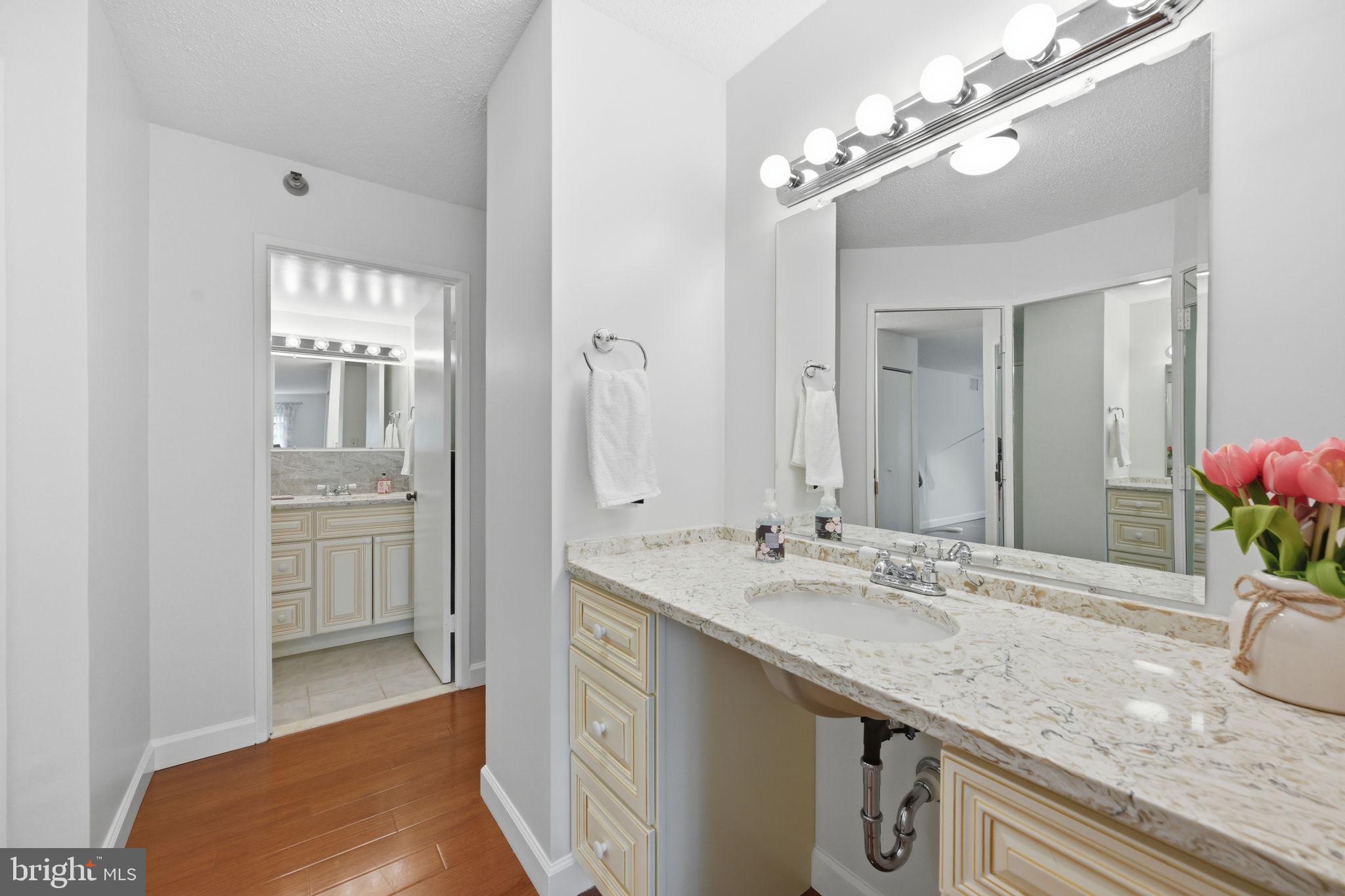 LEISURE WORLD - Residential