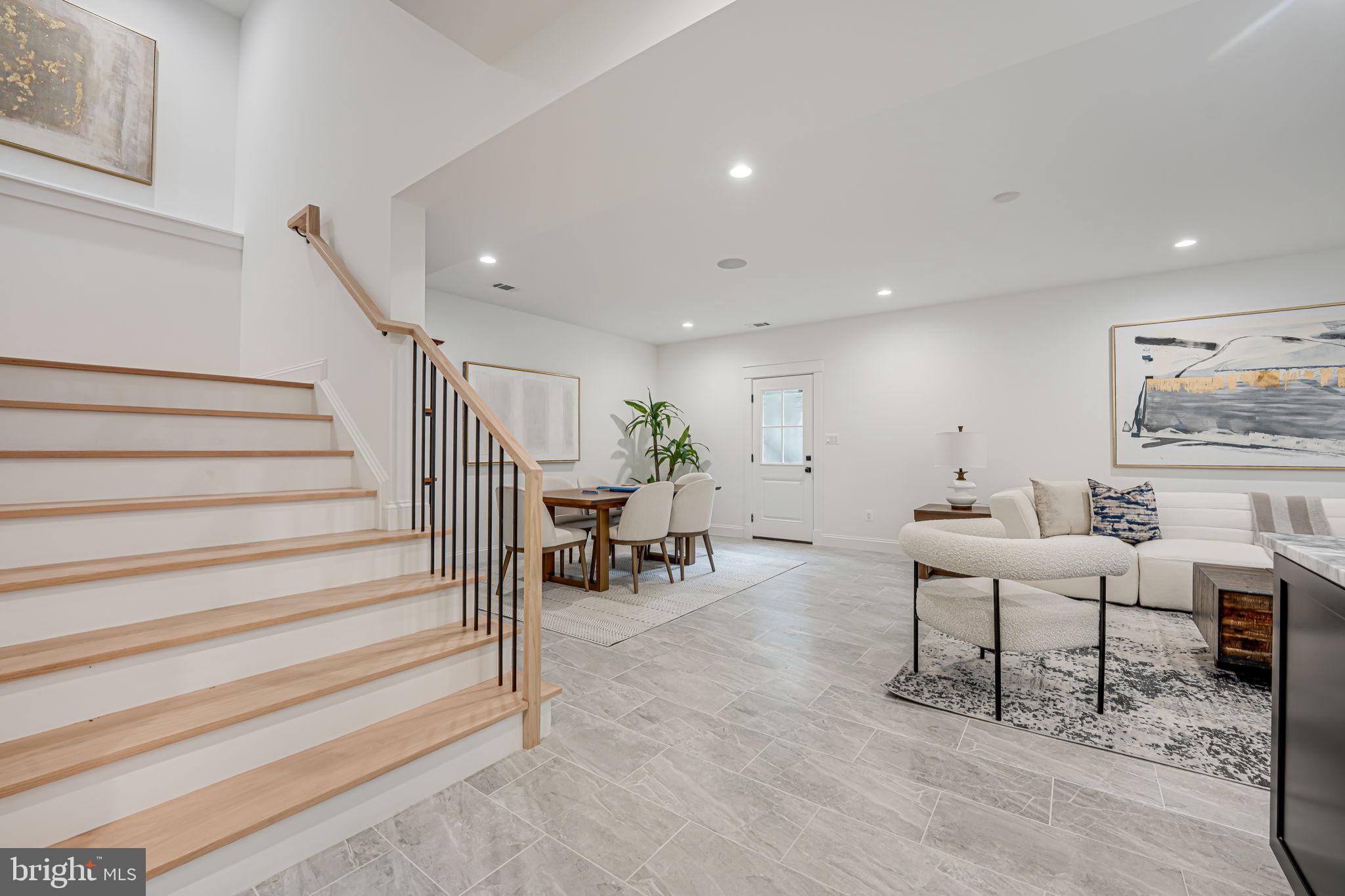 ADDISON HEIGHTS - Residential