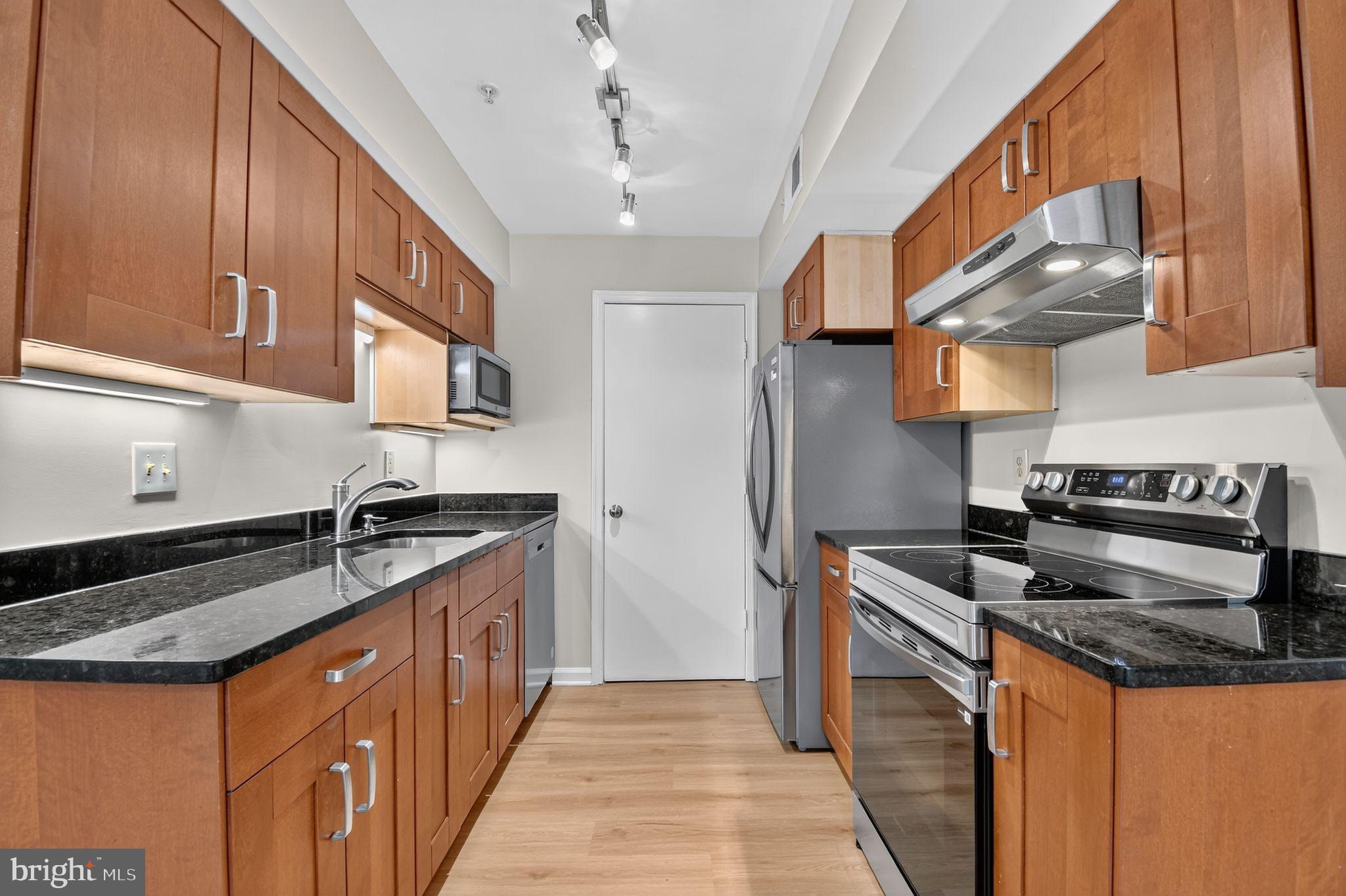 LONGMEAD CROSSING - Residential