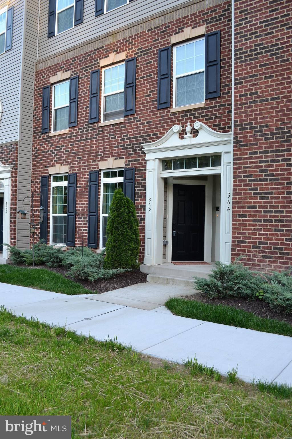 Come Experience this Gorgeous Townhome in Town Center Commons. Hardwood Floor, Upgraded Kitchen with Granite, 42 in. Cabinets, SS Appliances, Breakfast Bar, & Gas Cooking.  Master Bedroom with Tray Ceiling, 2 Walk In Closets. Master's Owner Bath with Soaking Tub, Double Sinks, Separate Shower.  Close to Marc Train, Ft. Meade, Shopping, & Major Routes.  Must see to Appreciate.