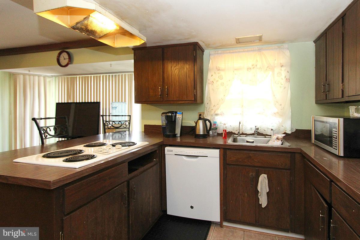 SNOWDEN OAKS - Residential