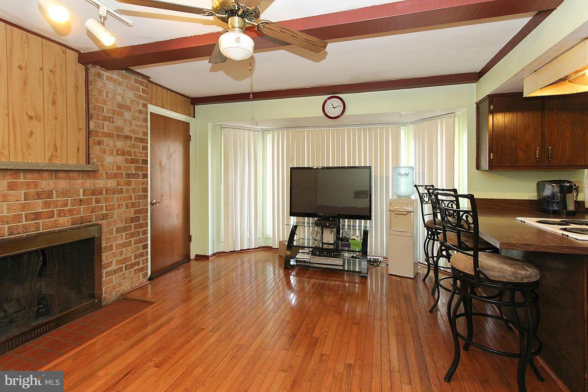 SNOWDEN OAKS - Residential