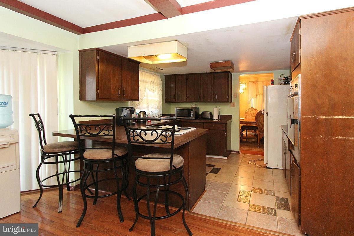 SNOWDEN OAKS - Residential